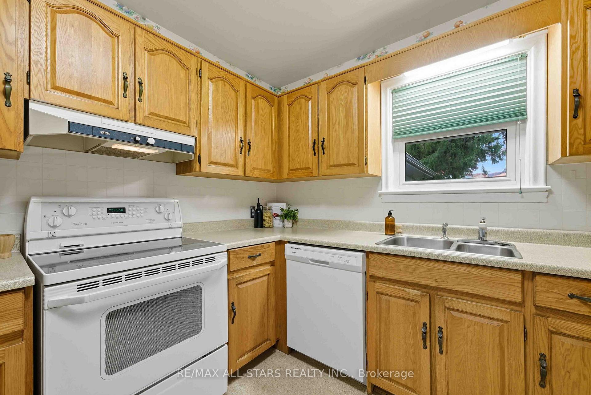 Photo 14 of 620 Queen Street, Scugog, Port Perry — HOMEH
