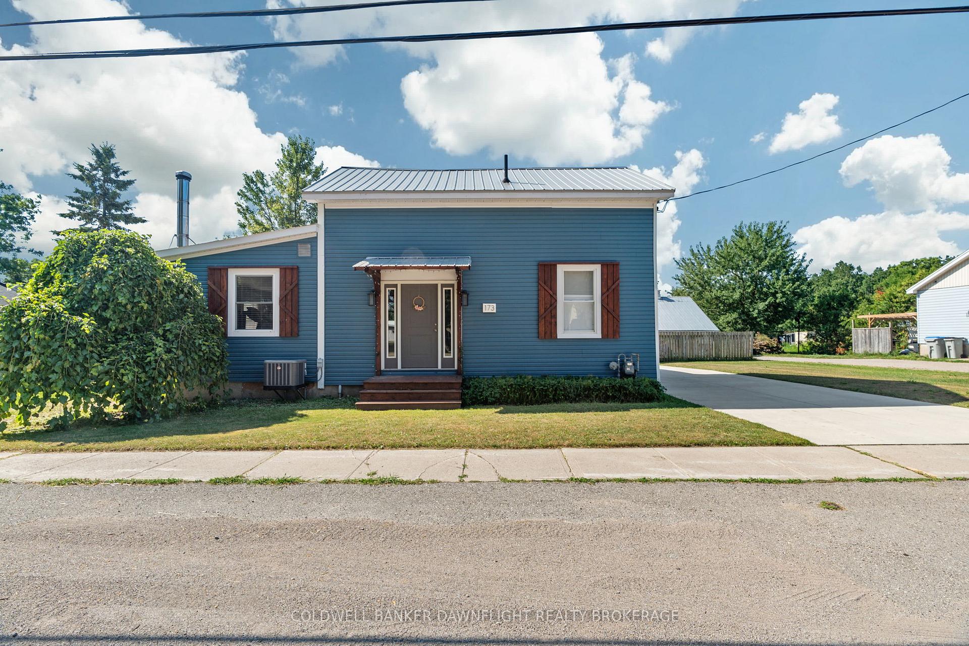 Photo 2 of 173 Victoria Avenue E, South Huron, Stephen — HOMEH