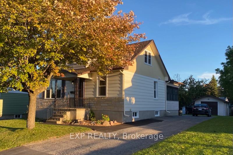 Photo 3 of 333 Joffre Avenue, Renfrew — HOMEH