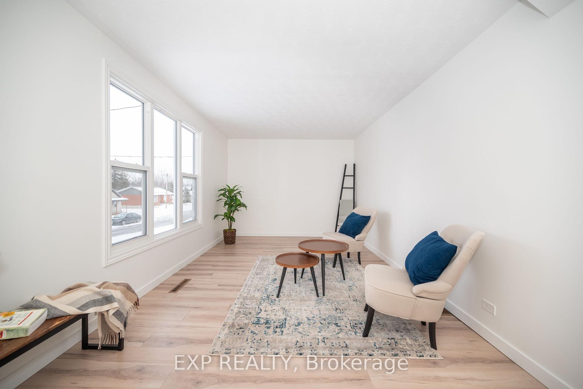 Photo 12 of 333 Joffre Avenue, Renfrew — HOMEH