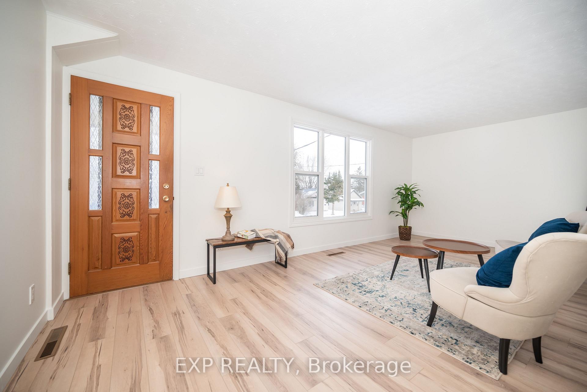 Photo 15 of 333 Joffre Avenue, Renfrew — HOMEH