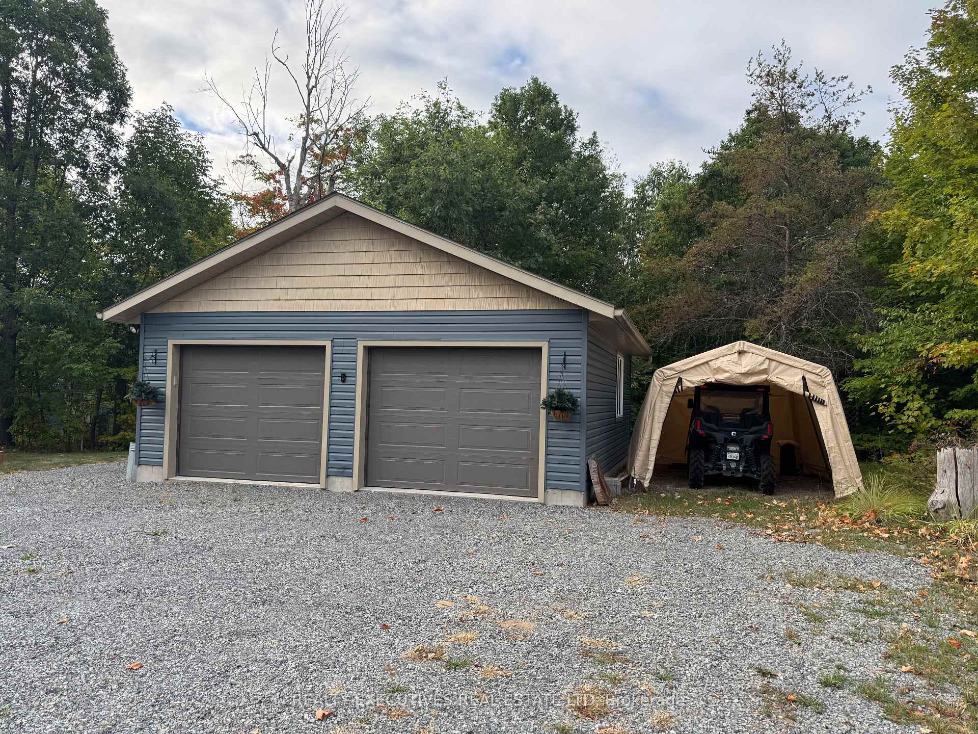 Photo 3 of 836 Narrows Lock Road NW, Rideau Lakes, Rideau Lakes (North Crosby) Twp — HOMEH