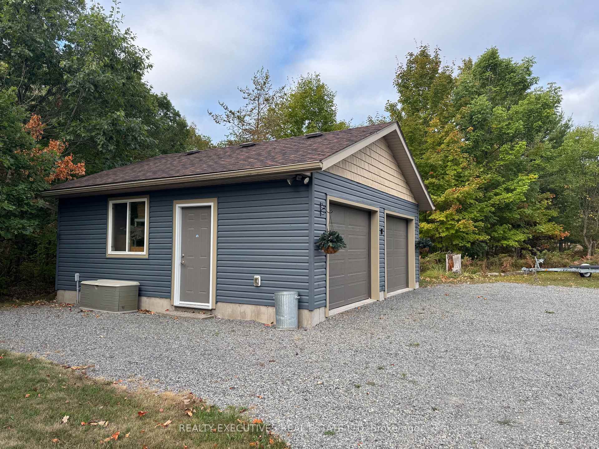 Photo 12 of 836 Narrows Lock Road NW, Rideau Lakes, Rideau Lakes (North Crosby) Twp — HOMEH