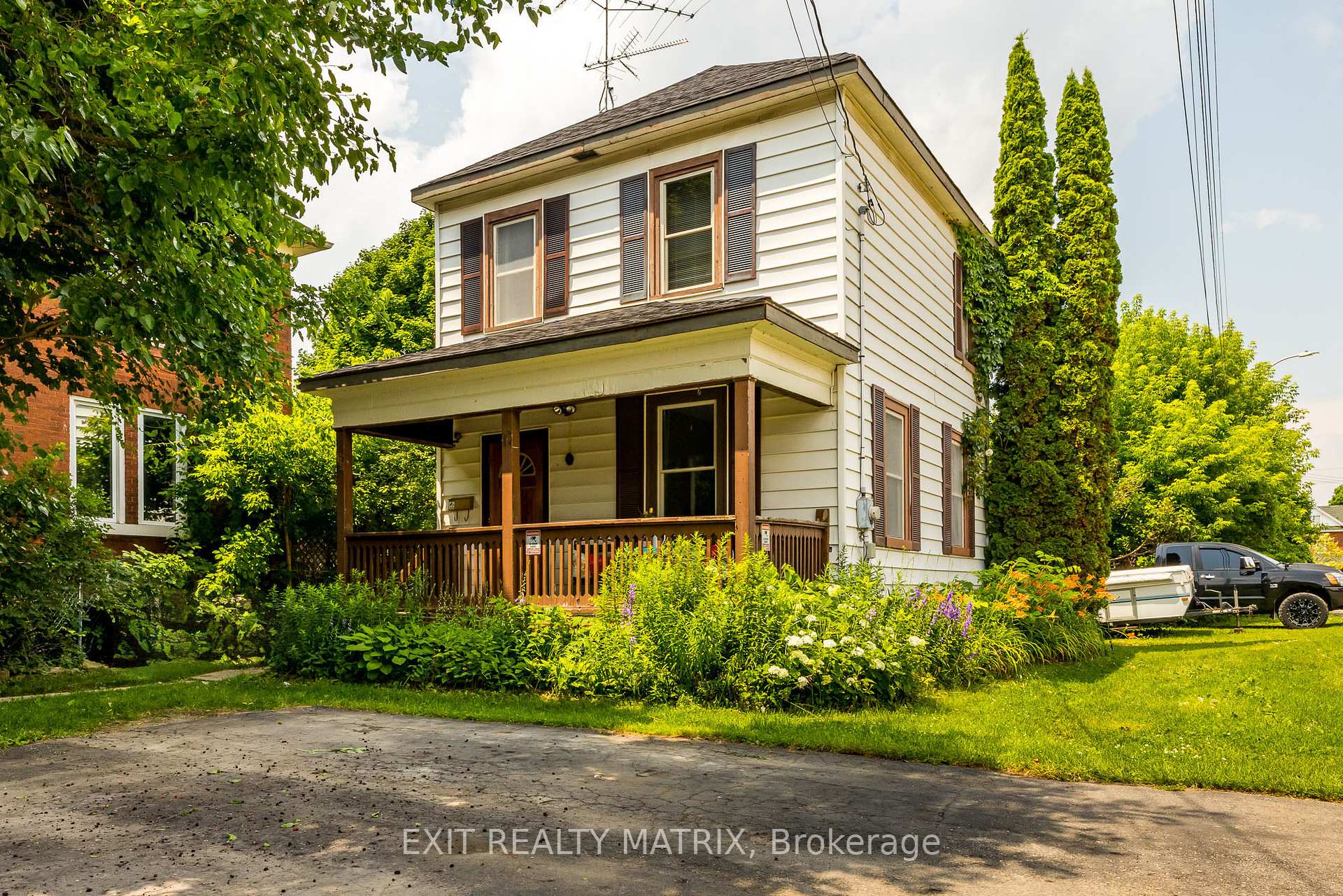 Photo 1 of 62 Russell Street E, Smiths Falls — HOMEH