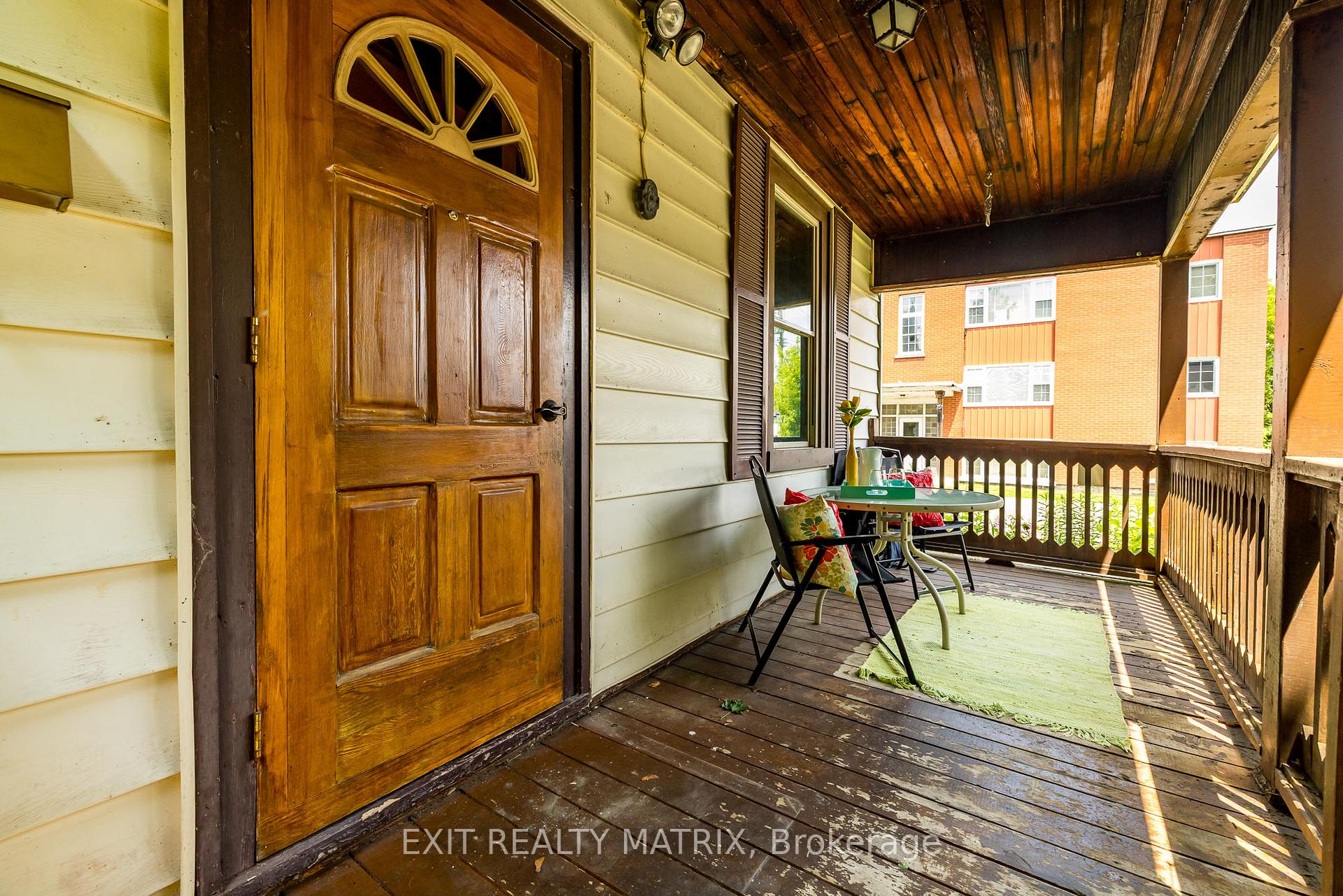 Photo 5 of 62 Russell Street E, Smiths Falls — HOMEH