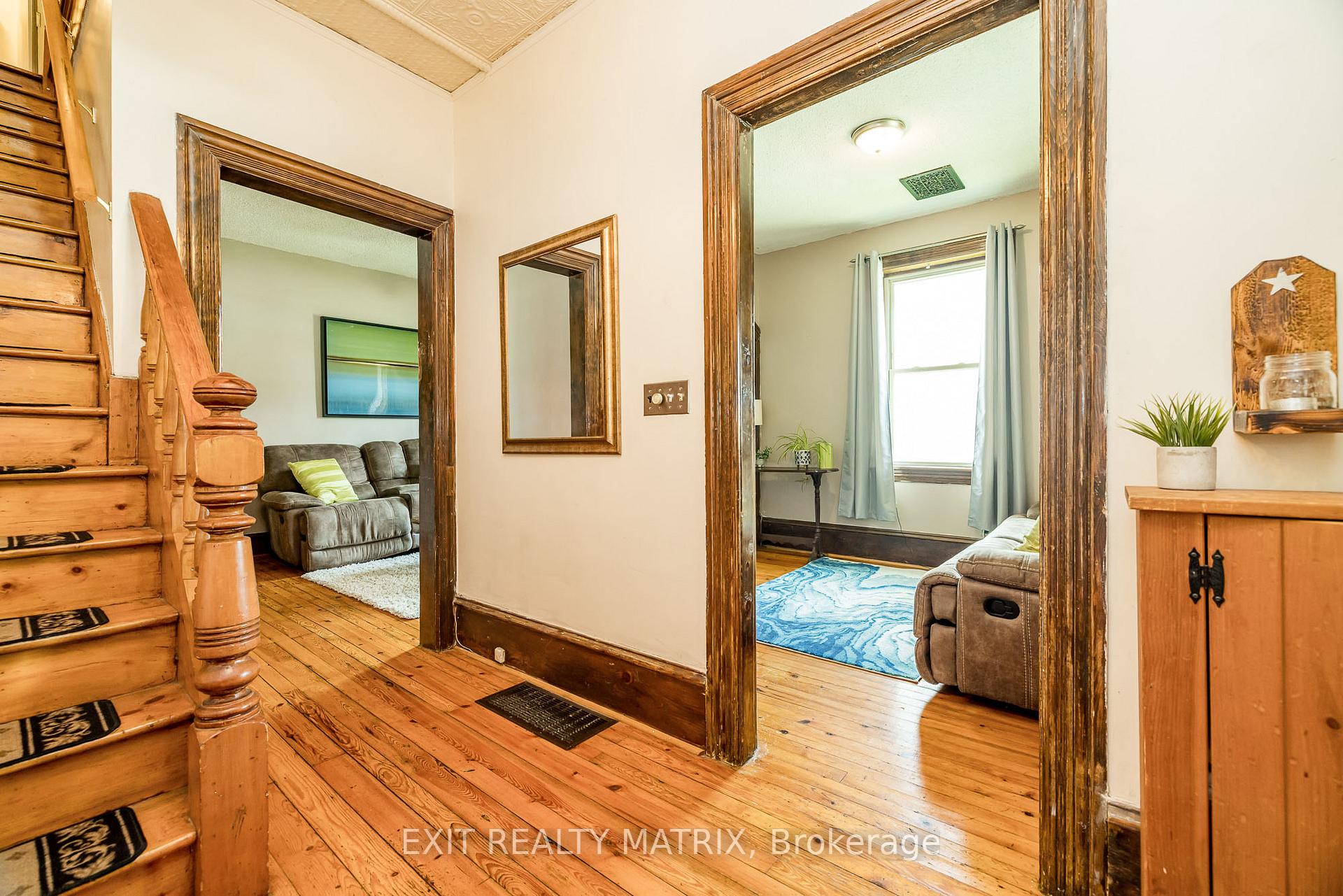 Photo 8 of 62 Russell Street E, Smiths Falls — HOMEH