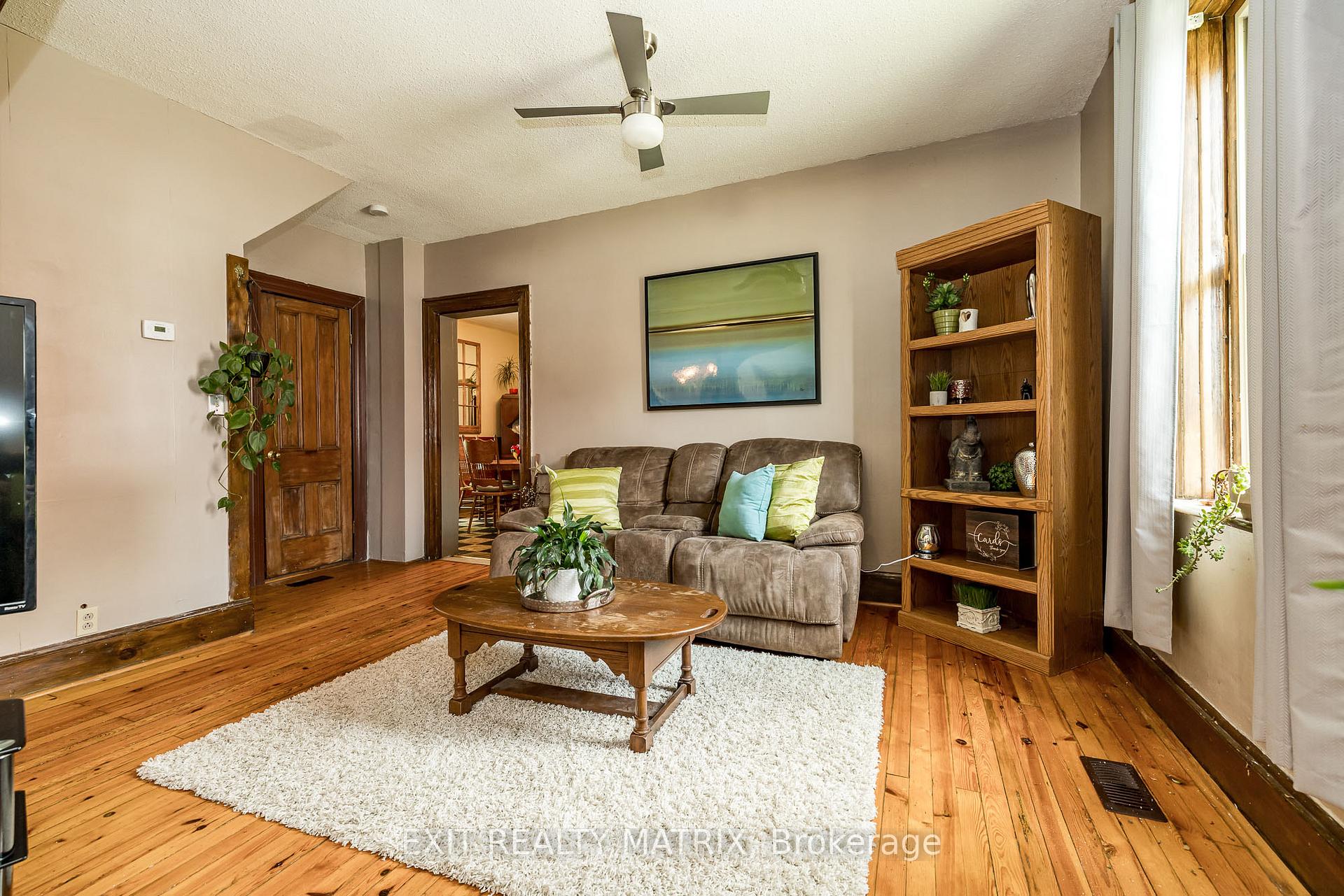Photo 12 of 62 Russell Street E, Smiths Falls — HOMEH