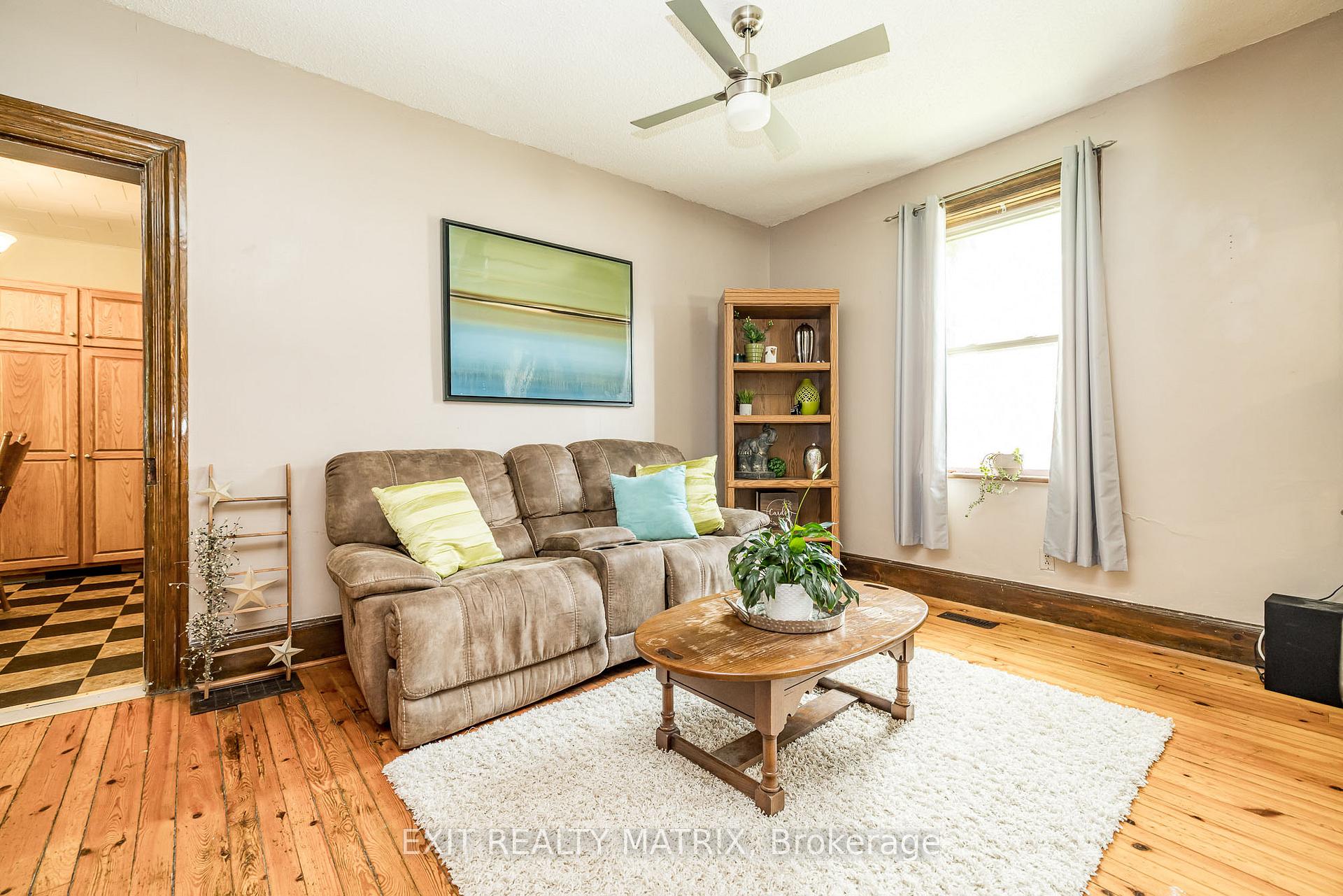 Photo 15 of 62 Russell Street E, Smiths Falls — HOMEH