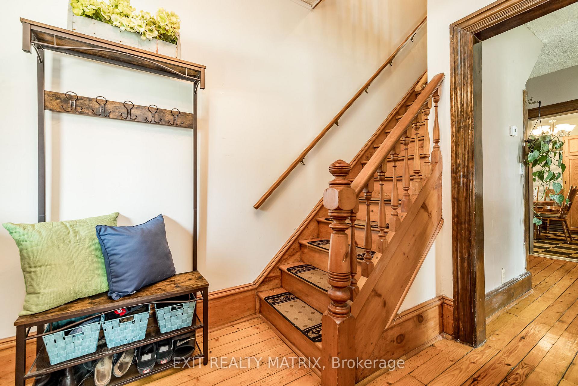 Photo 22 of 62 Russell Street E, Smiths Falls — HOMEH