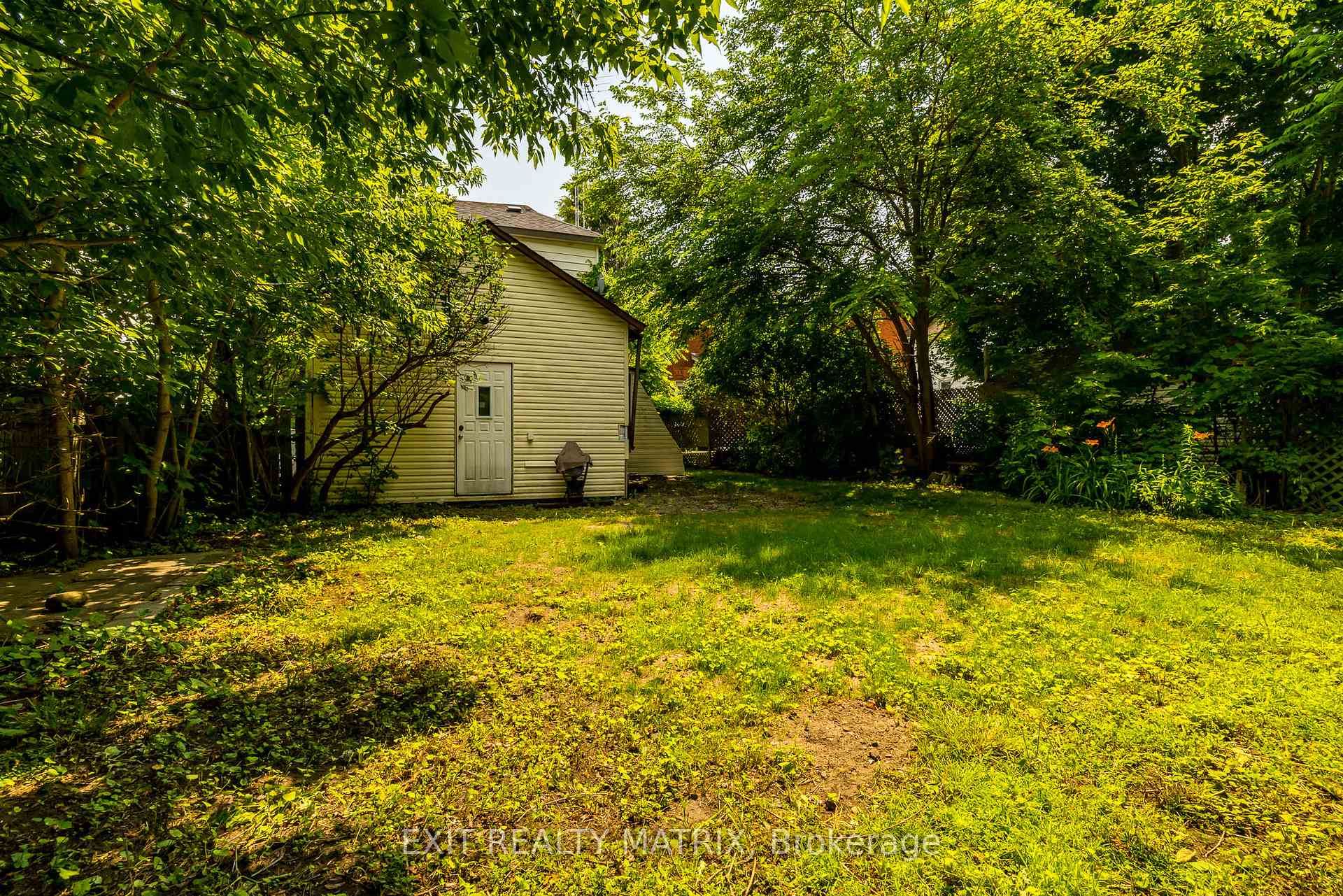 Photo 39 of 62 Russell Street E, Smiths Falls — HOMEH