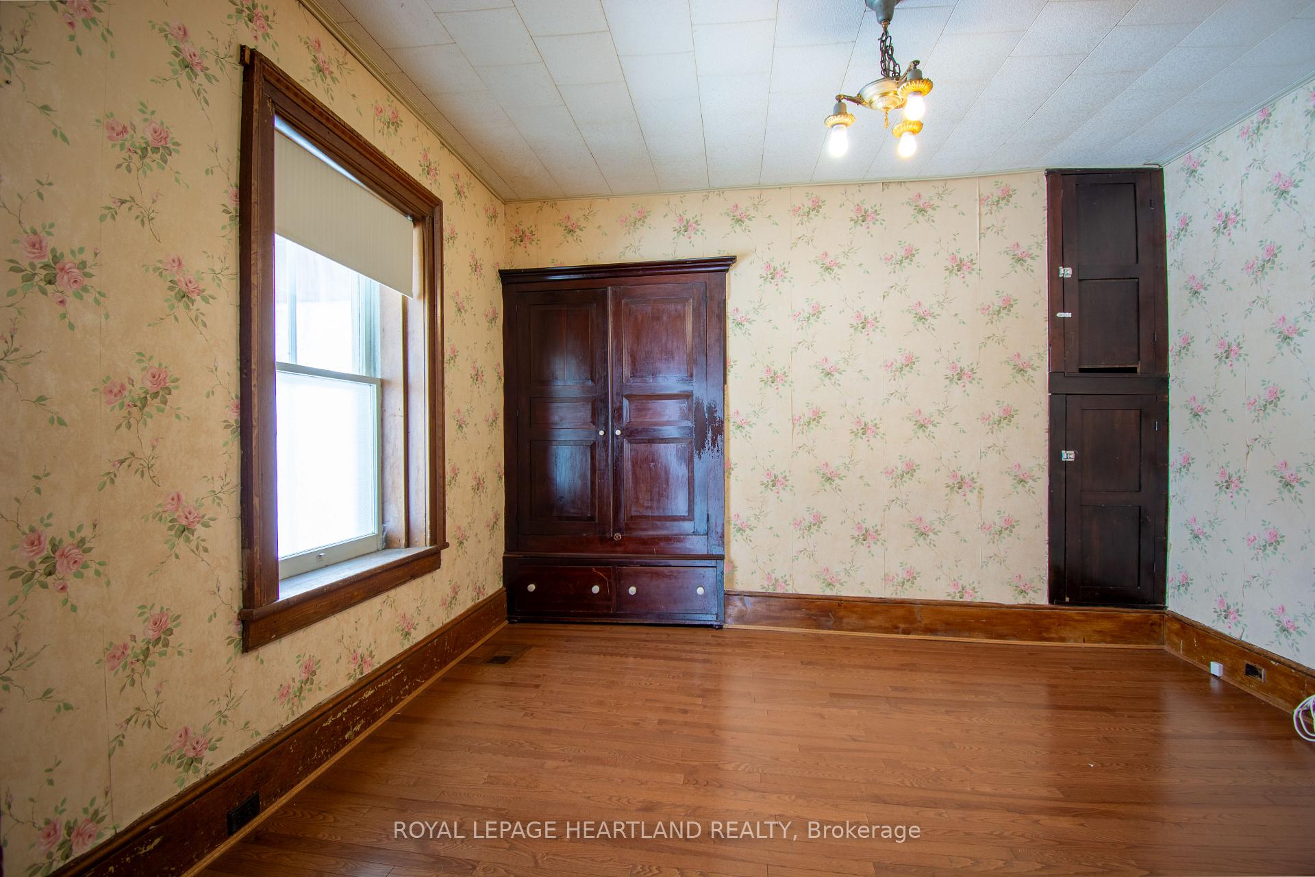 Photo 10 of 18 Simcoe Street, South Huron, Exeter — HOMEH