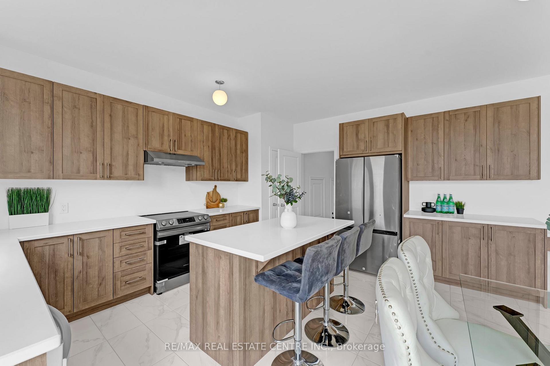 Photo 14 of 456 Black Cherry Crescent, Shelburne — HOMEH