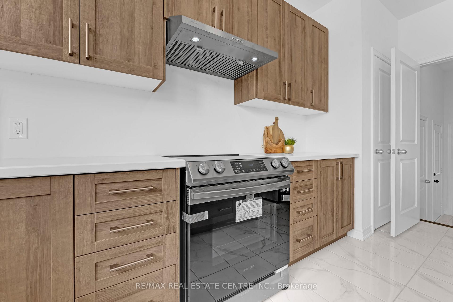 Photo 19 of 456 Black Cherry Crescent, Shelburne — HOMEH