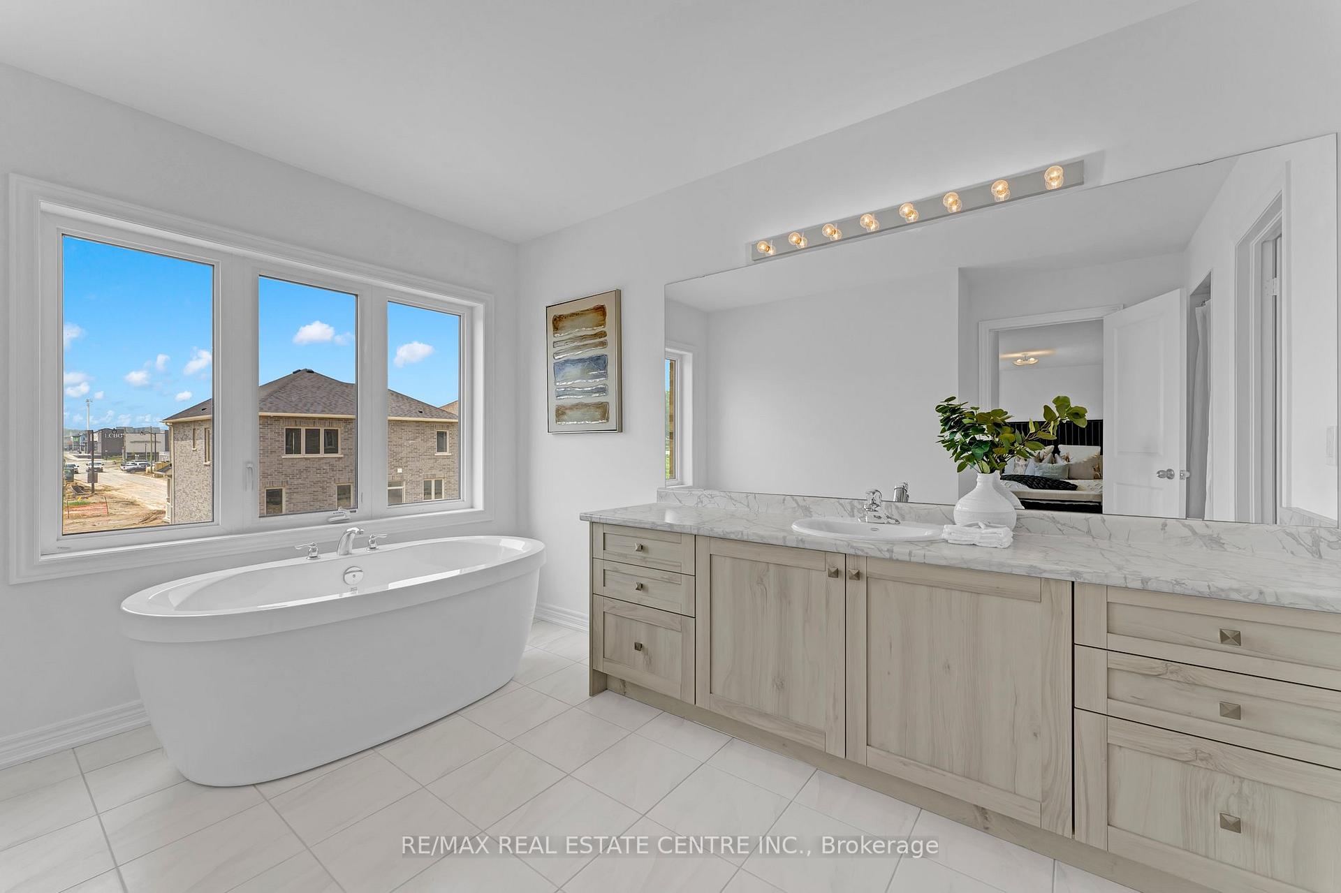 Photo 27 of 456 Black Cherry Crescent, Shelburne — HOMEH