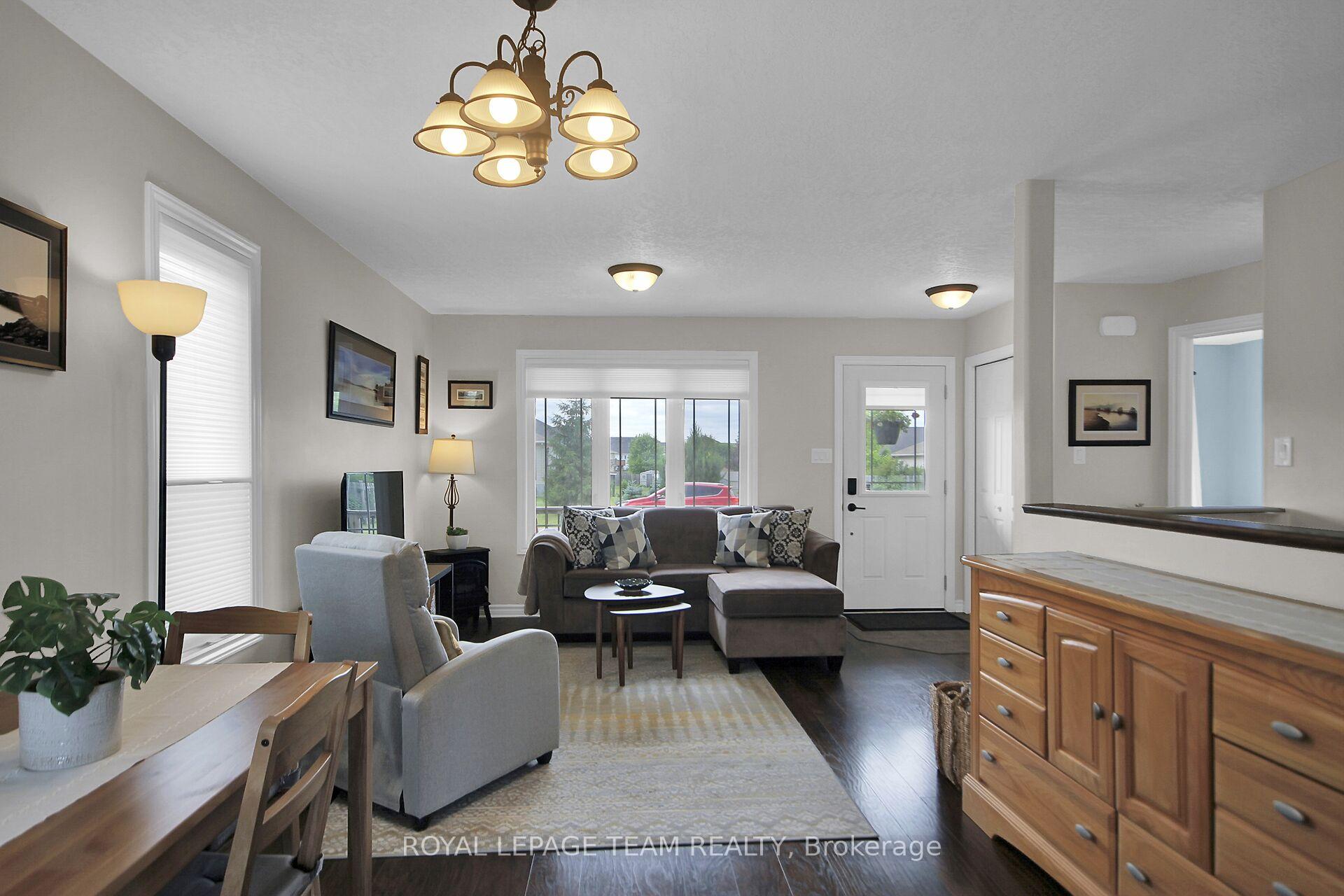 Photo 3 of 167 Harold Street, Smiths Falls — HOMEH
