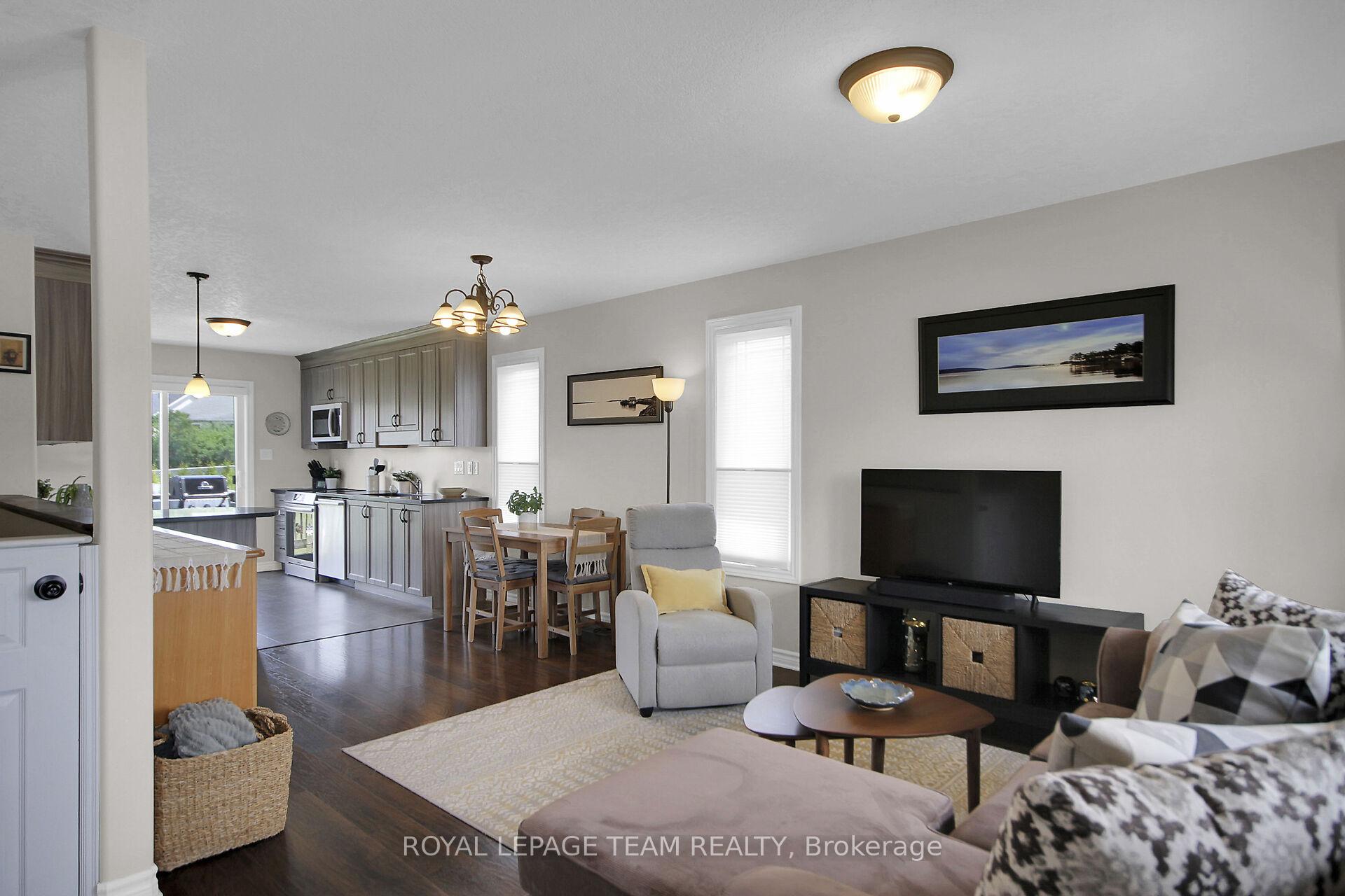 Photo 7 of 167 Harold Street, Smiths Falls — HOMEH