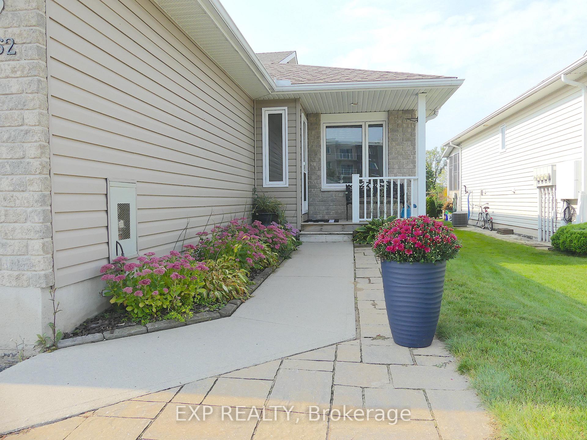 Photo 2 of 862 Eighth Street, Renfrew — HOMEH