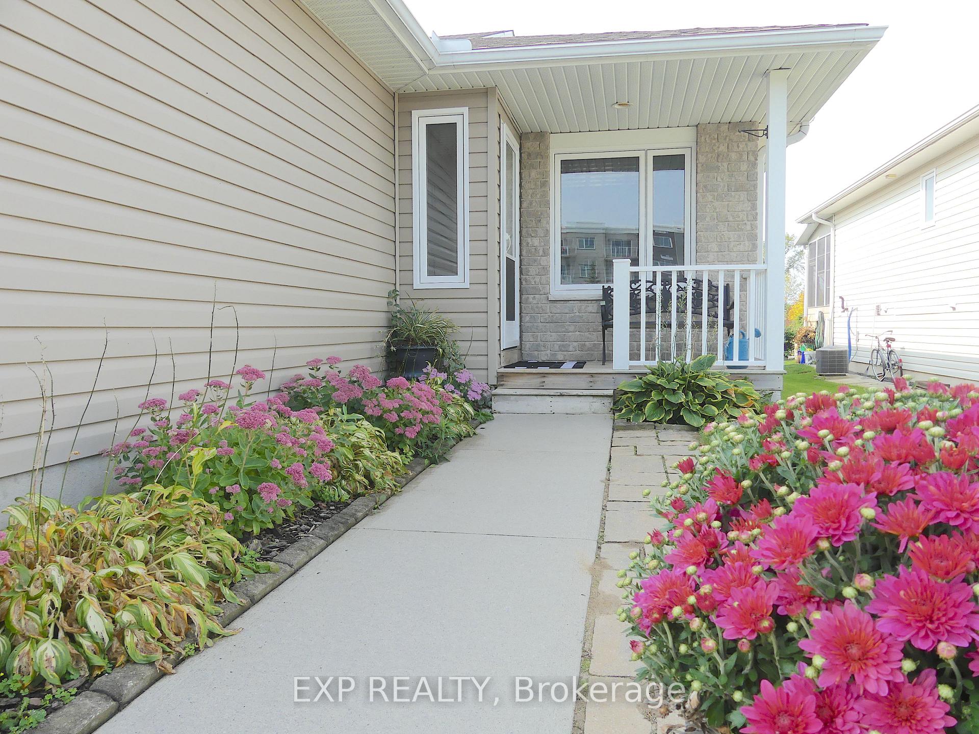 Photo 3 of 862 Eighth Street, Renfrew — HOMEH