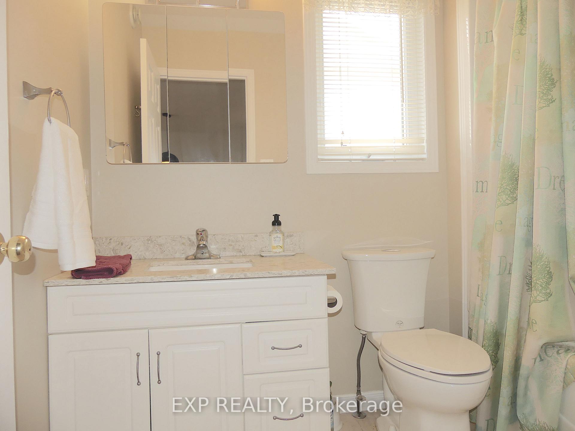 Photo 12 of 862 Eighth Street, Renfrew — HOMEH