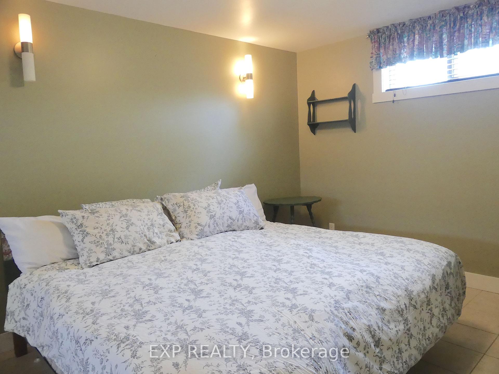 Photo 18 of 862 Eighth Street, Renfrew — HOMEH