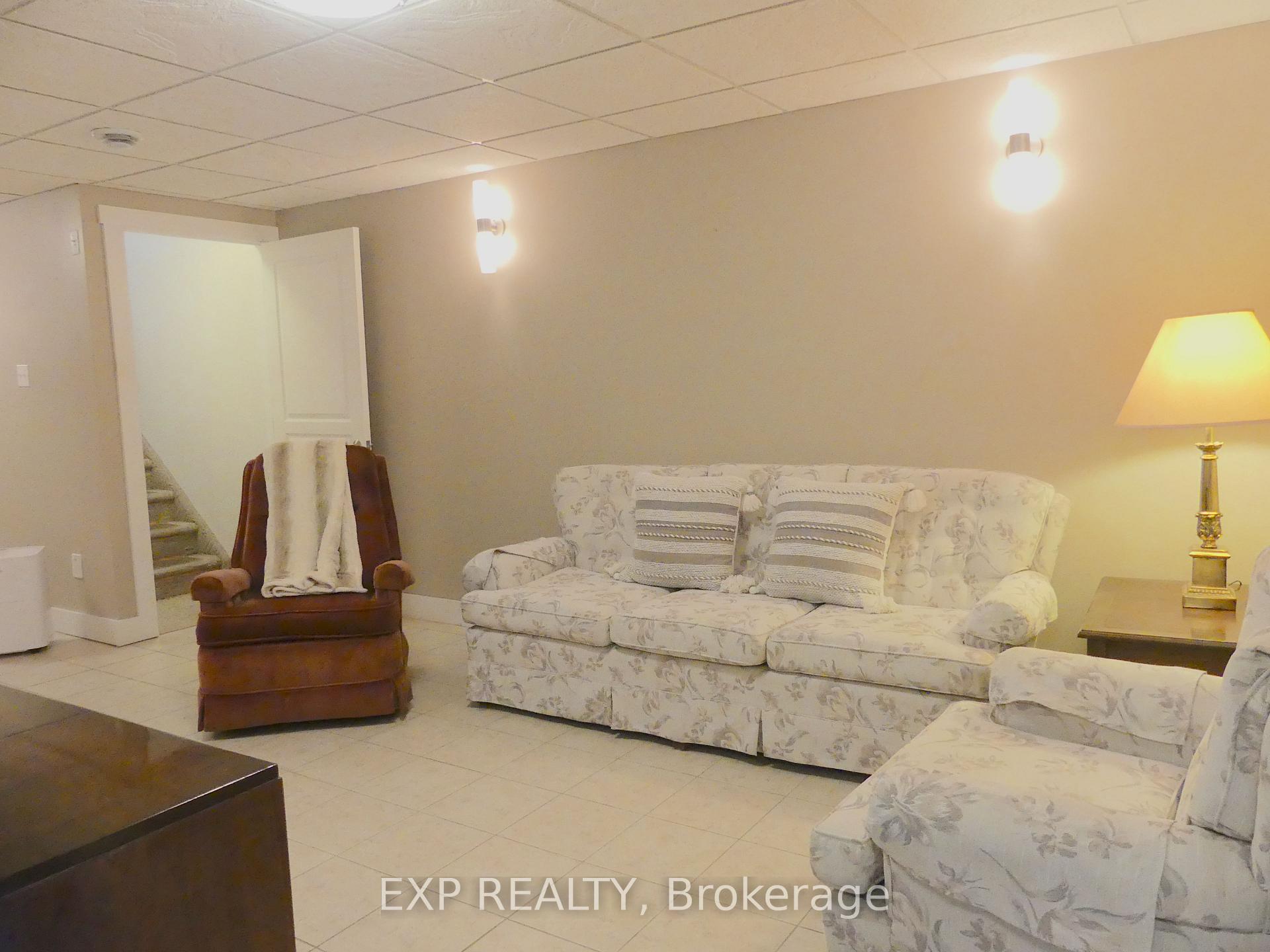 Photo 24 of 862 Eighth Street, Renfrew — HOMEH