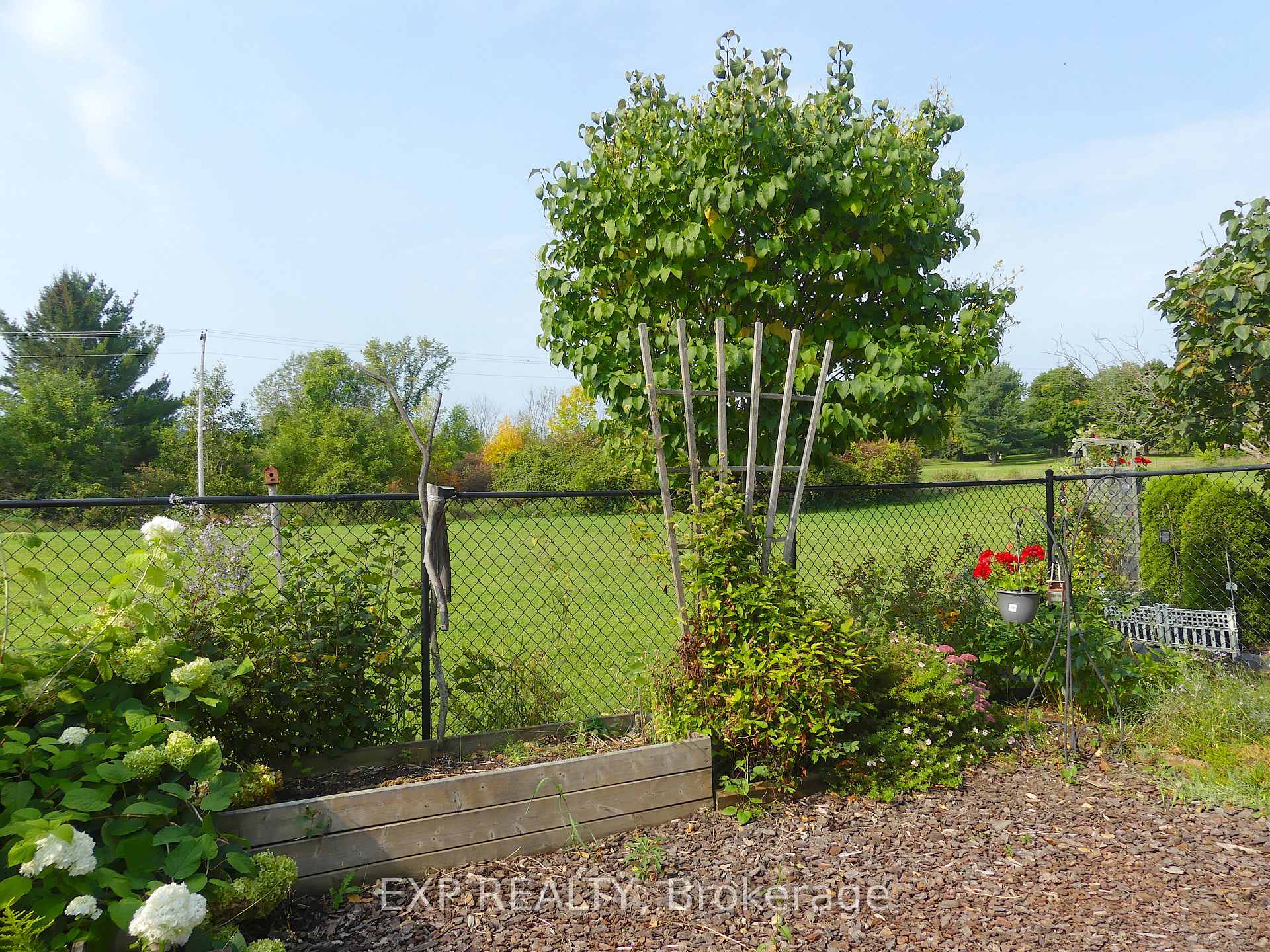 Photo 27 of 862 Eighth Street, Renfrew — HOMEH