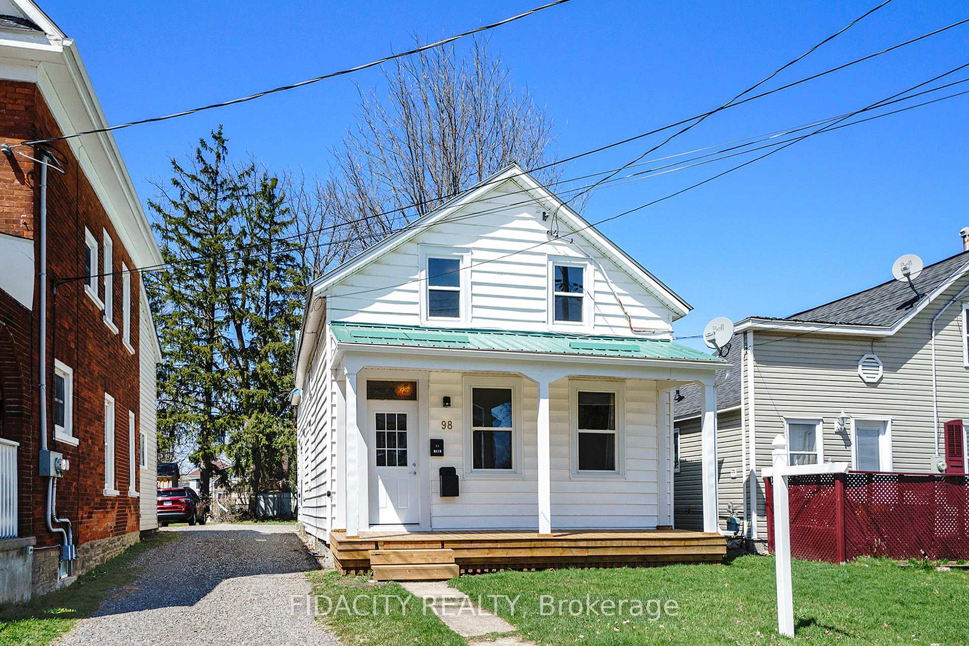 Photo 2 of 98 Main Street E, Smiths Falls — HOMEH