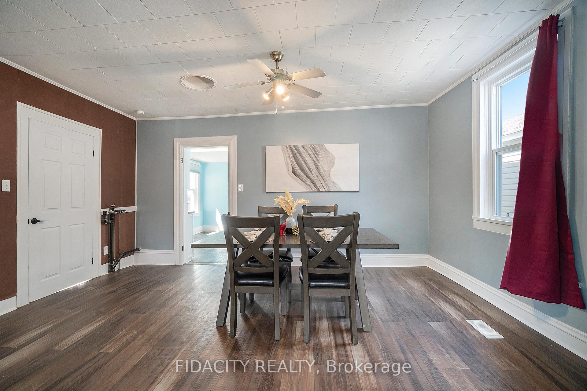 Photo 6 of 98 Main Street E, Smiths Falls — HOMEH