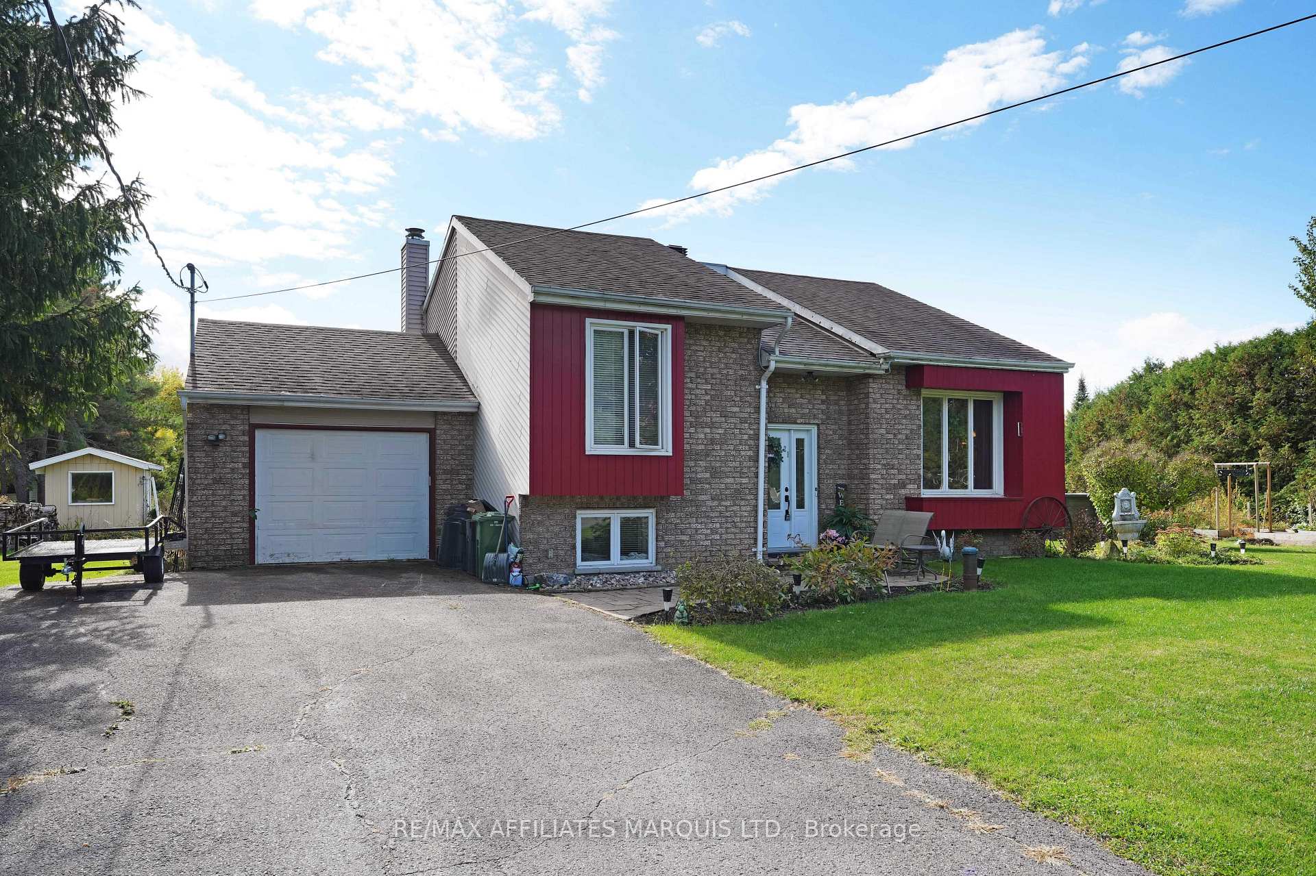 Front of 21 Ste Therese Boulevard