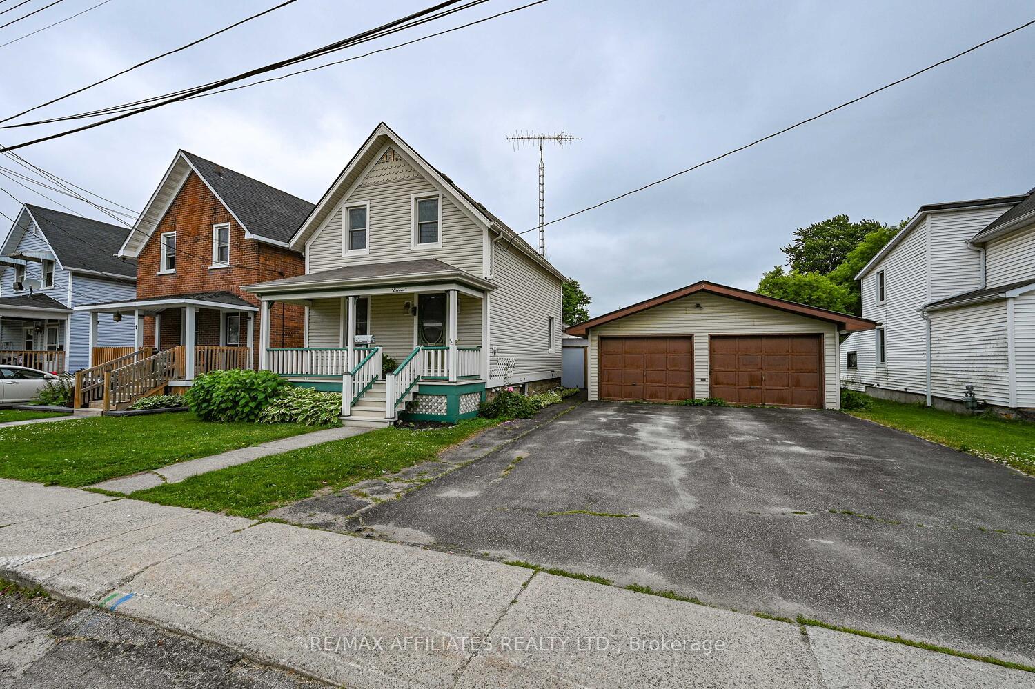 Photo 6 of 11 Merrick Street, Smiths Falls — HOMEH