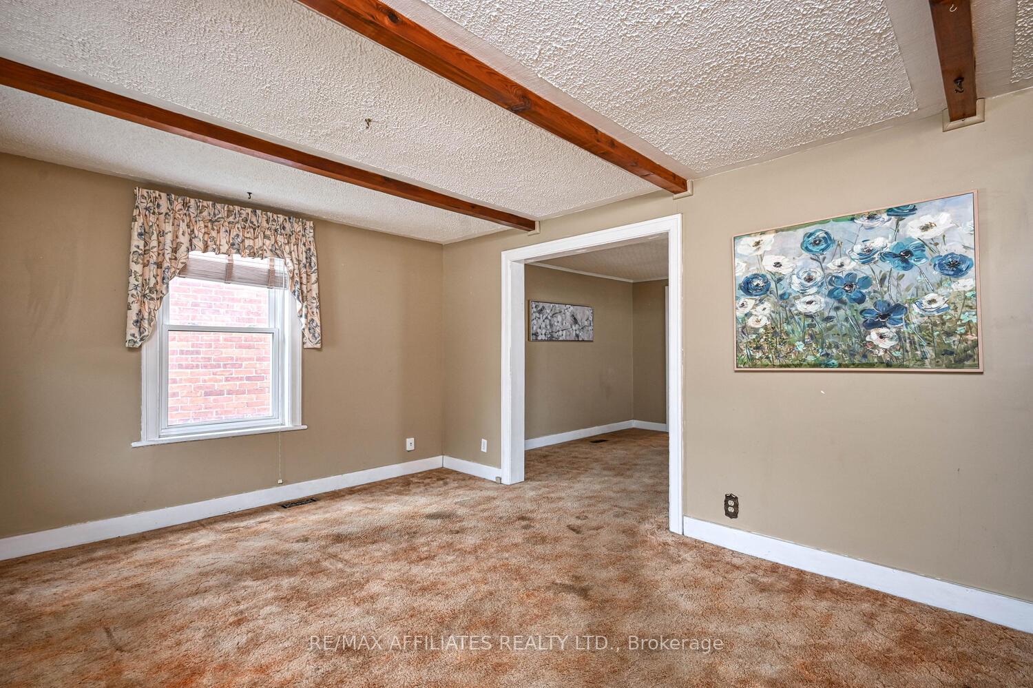 Photo 12 of 11 Merrick Street, Smiths Falls — HOMEH
