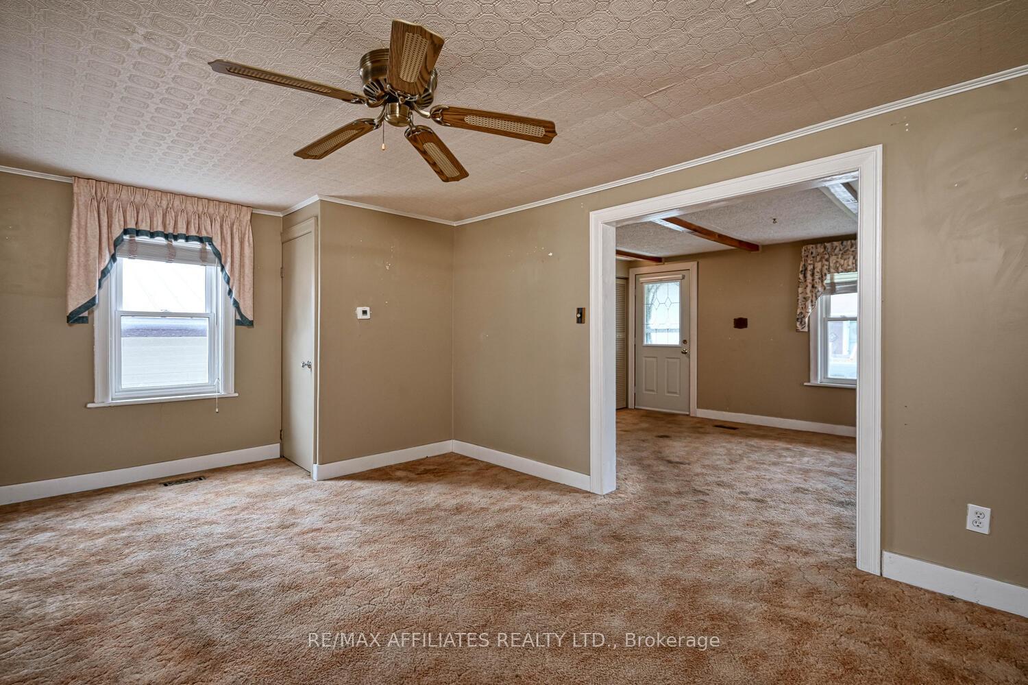 Photo 15 of 11 Merrick Street, Smiths Falls — HOMEH