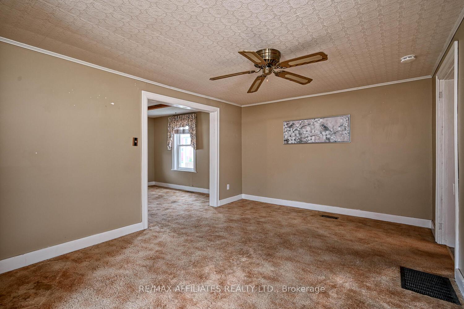 Photo 16 of 11 Merrick Street, Smiths Falls — HOMEH