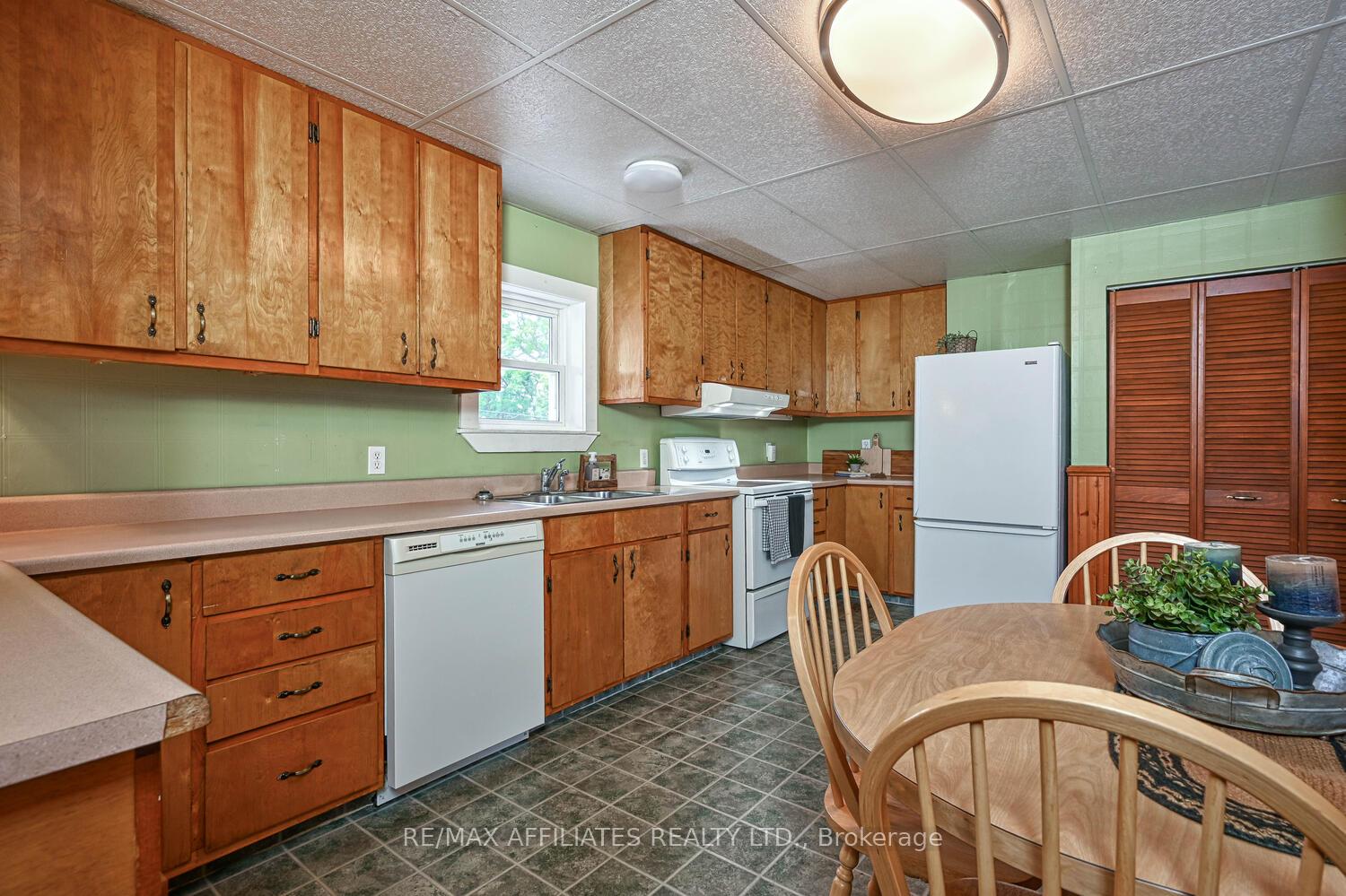 Photo 18 of 11 Merrick Street, Smiths Falls — HOMEH