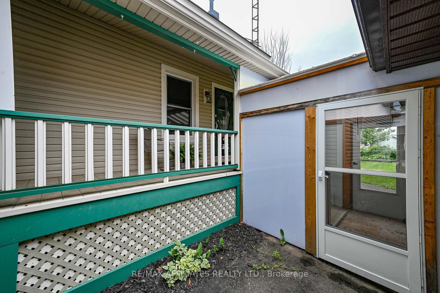 Photo 34 of 11 Merrick Street, Smiths Falls — HOMEH