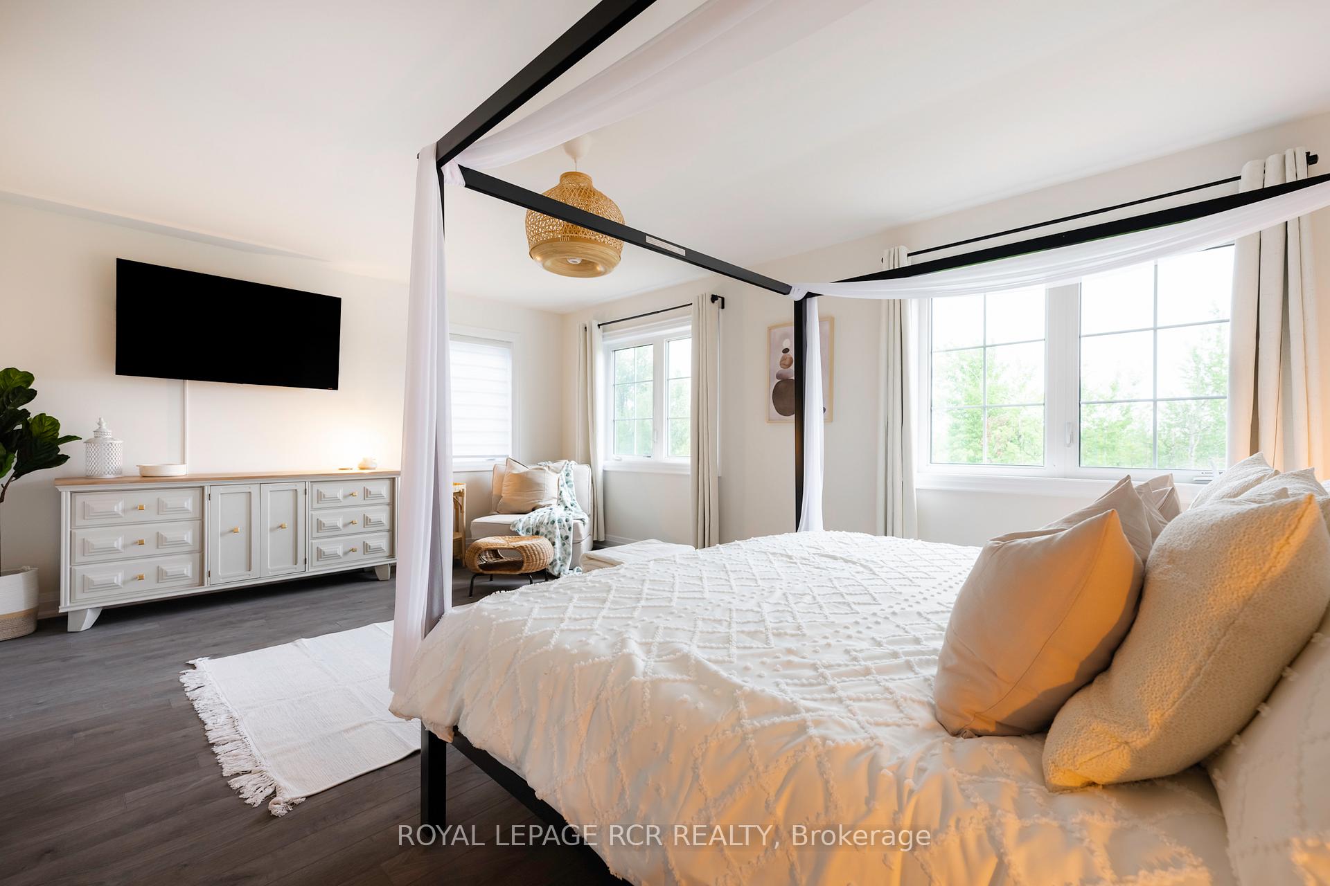 Photo 16 of 134 Winters Way, Shelburne — HOMEH