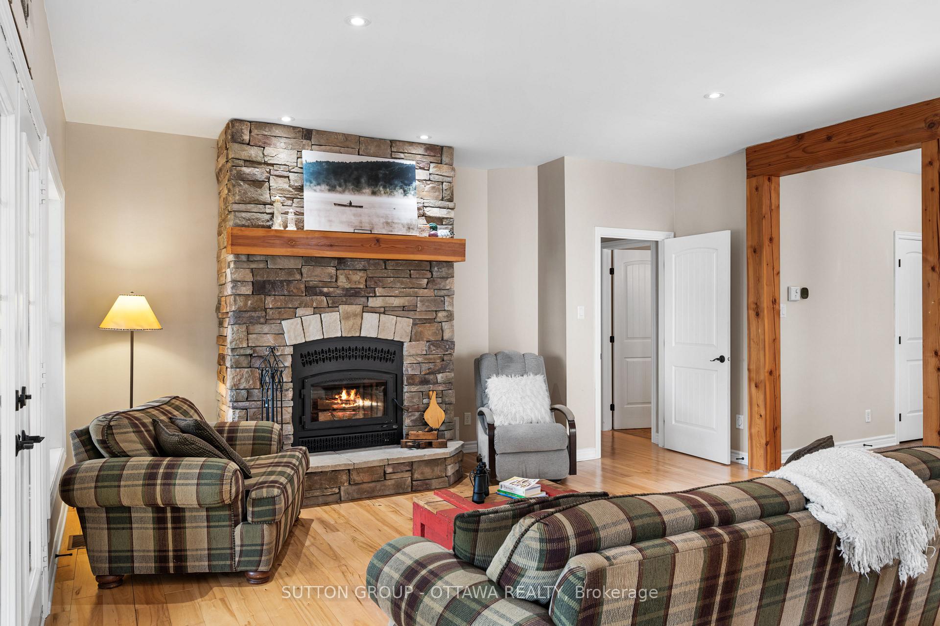 Photo 12 of 26 B12 Road, Rideau Lakes, Rideau Lakes (South Elmsley) Twp — HOMEH