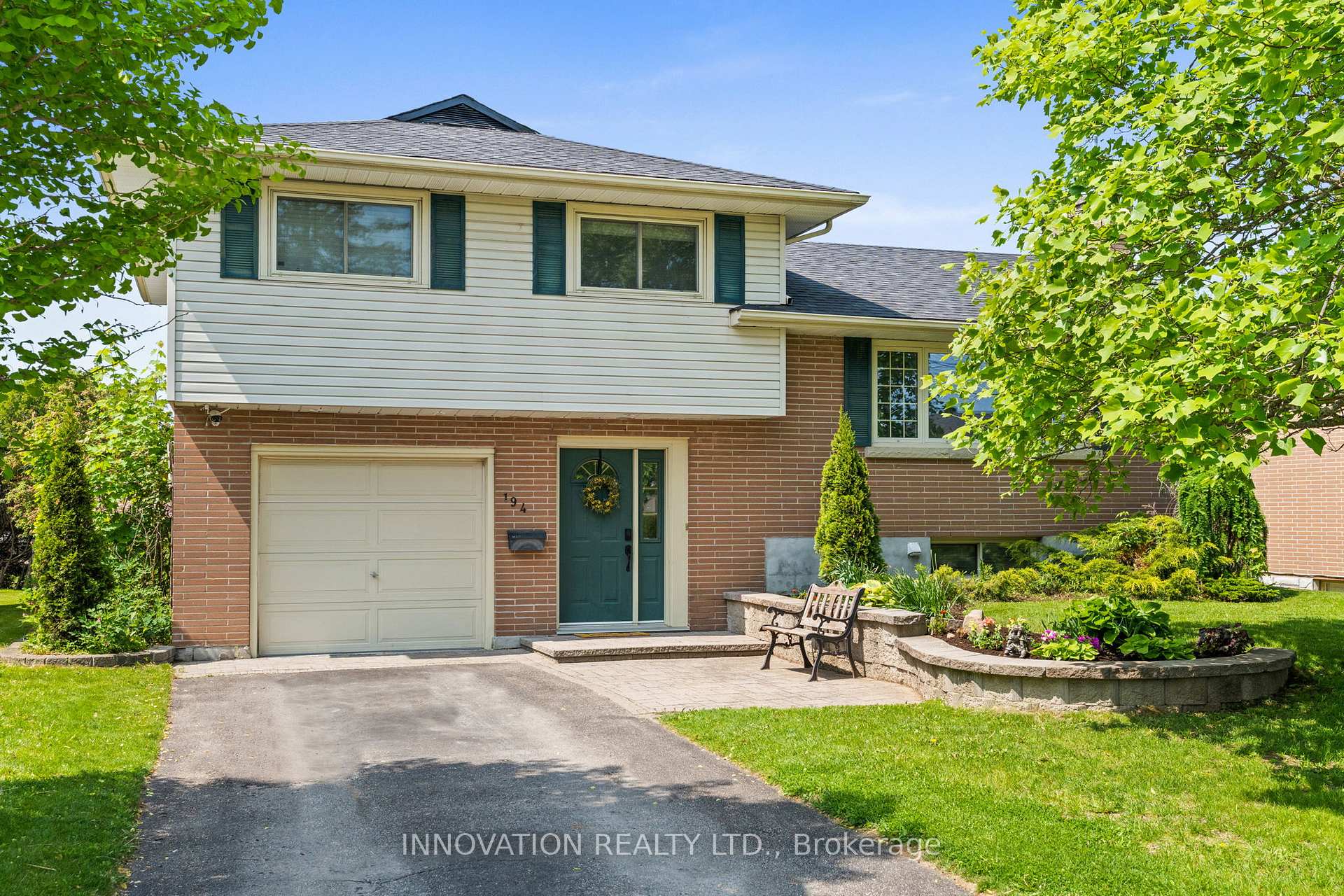 Photo 2 of 194 Hogan Avenue, Smiths Falls — HOMEH