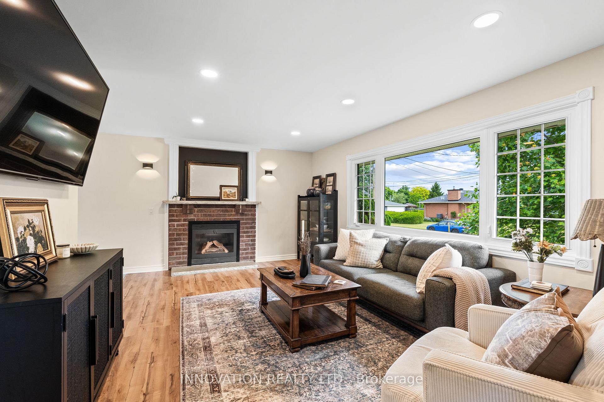 Photo 11 of 194 Hogan Avenue, Smiths Falls — HOMEH