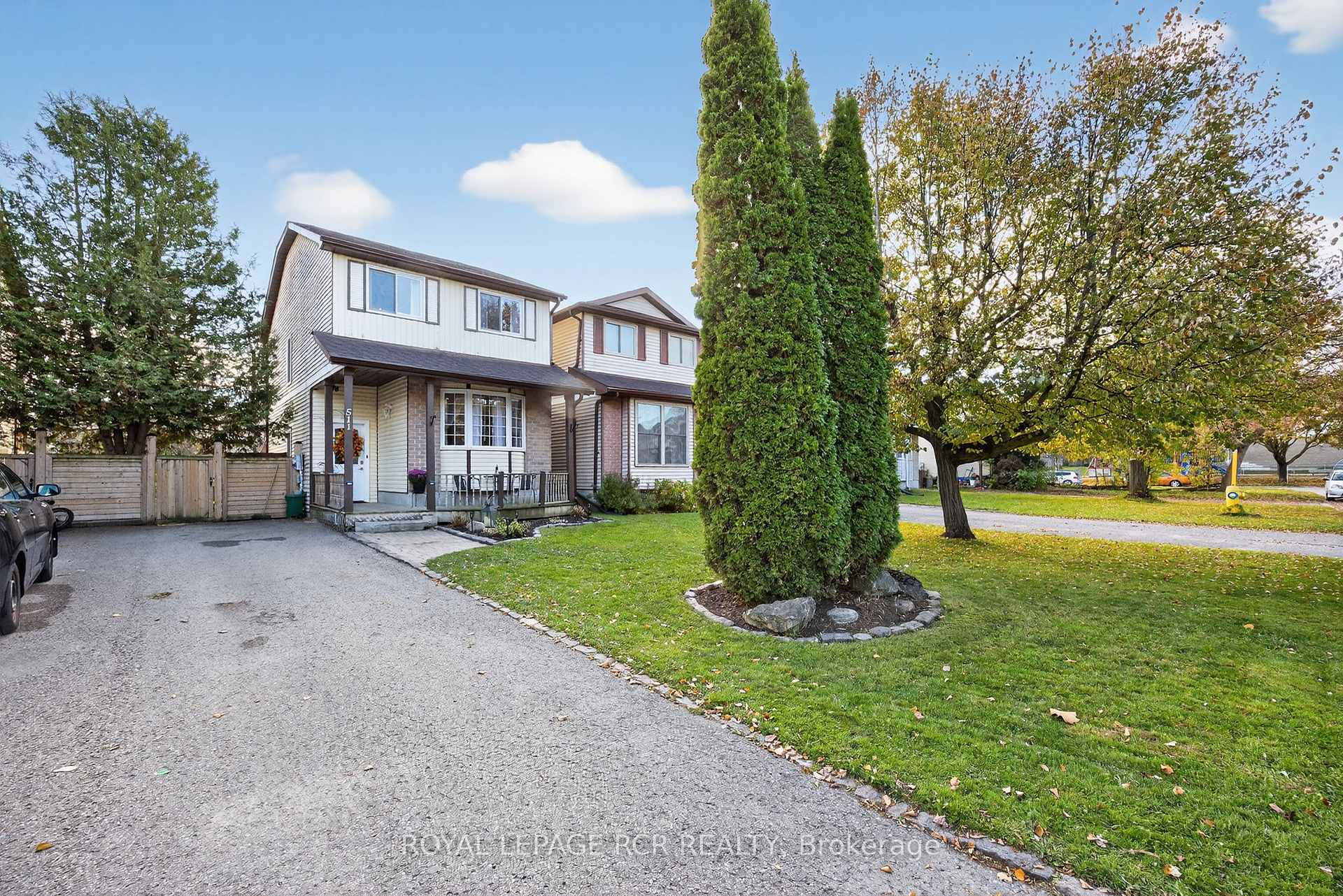 Photo 2 of 511 Pineview Gardens, Shelburne — HOMEH