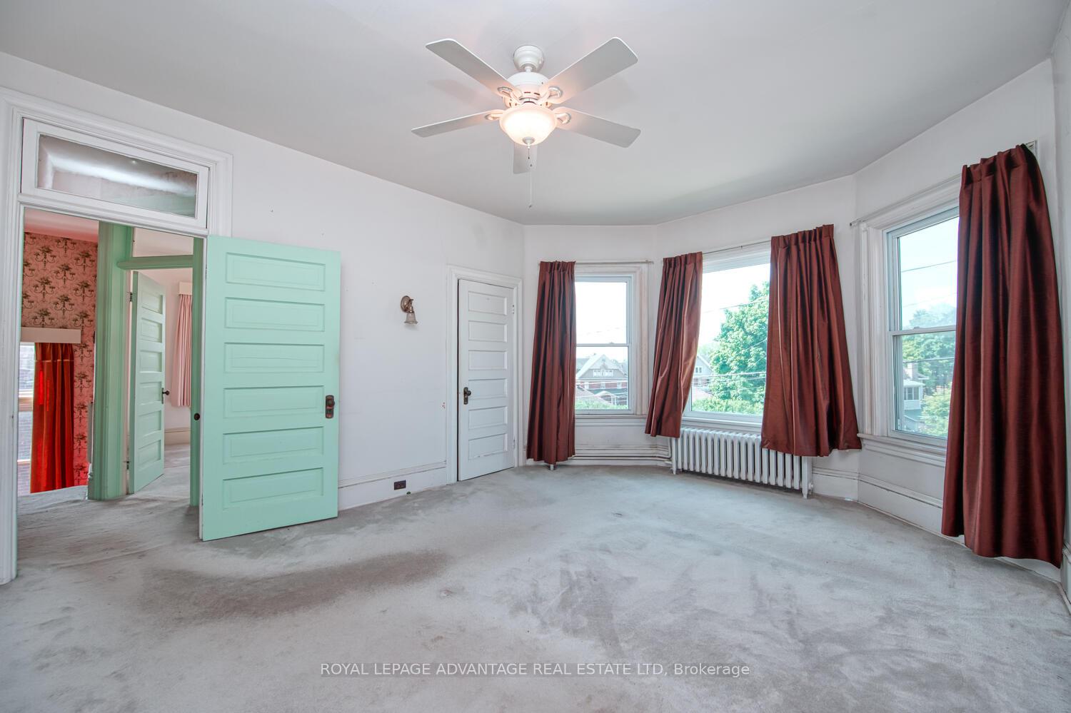 Photo 21 of 11 Elmsley Street S, Smiths Falls — HOMEH