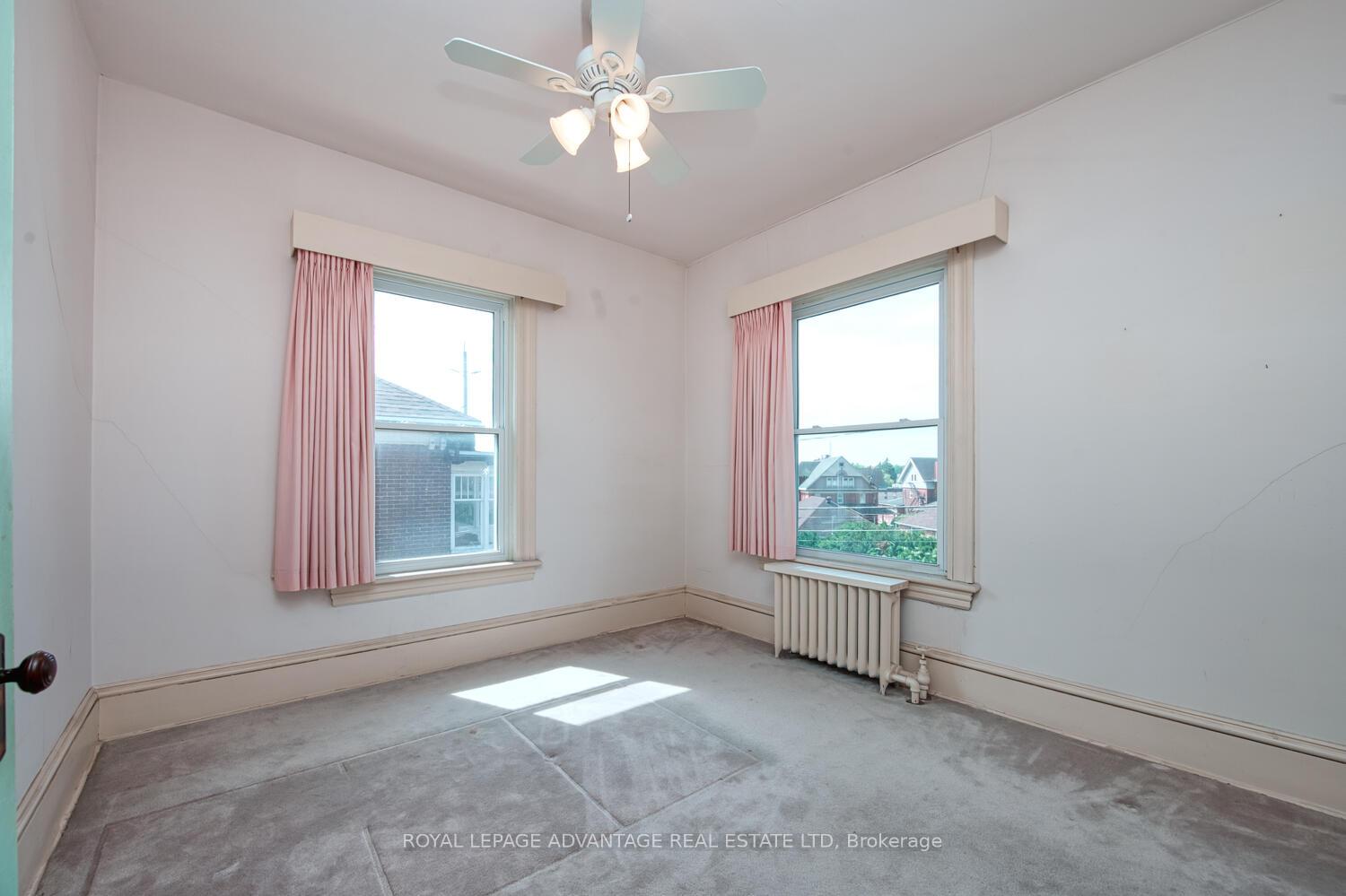 Photo 23 of 11 Elmsley Street S, Smiths Falls — HOMEH