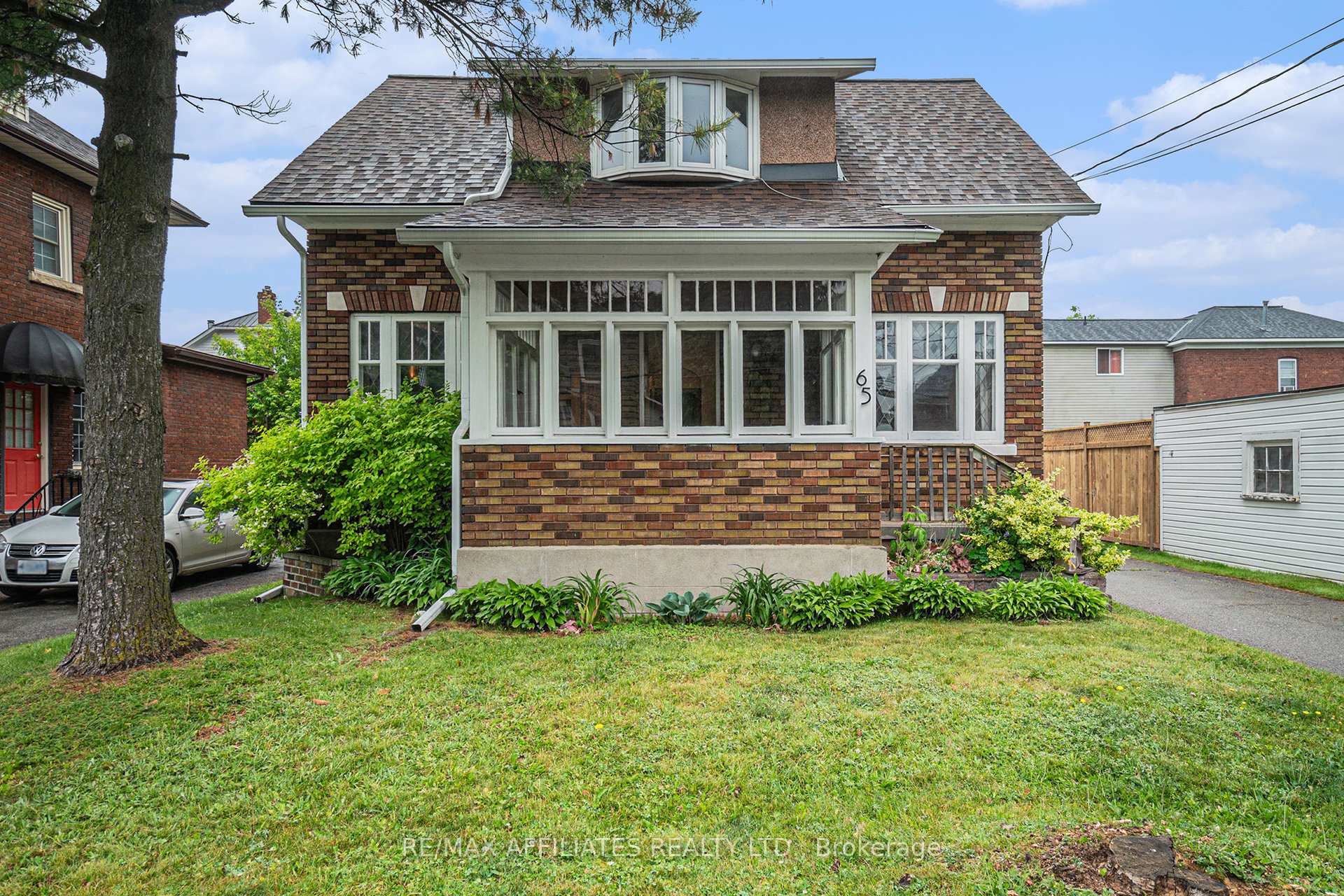 Photo 2 of 65 Mcgill Street, Smiths Falls — HOMEH
