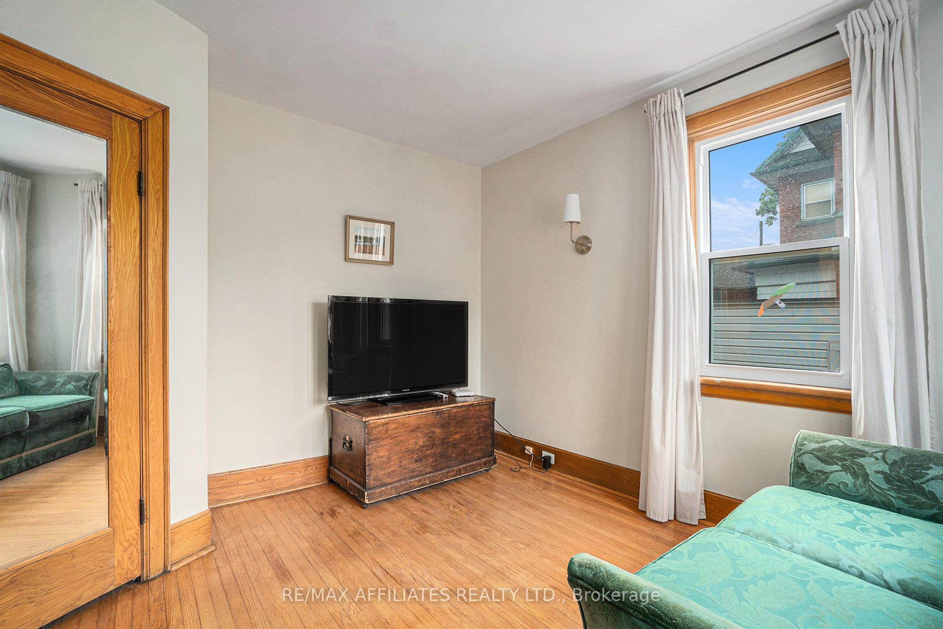 Photo 14 of 65 Mcgill Street, Smiths Falls — HOMEH