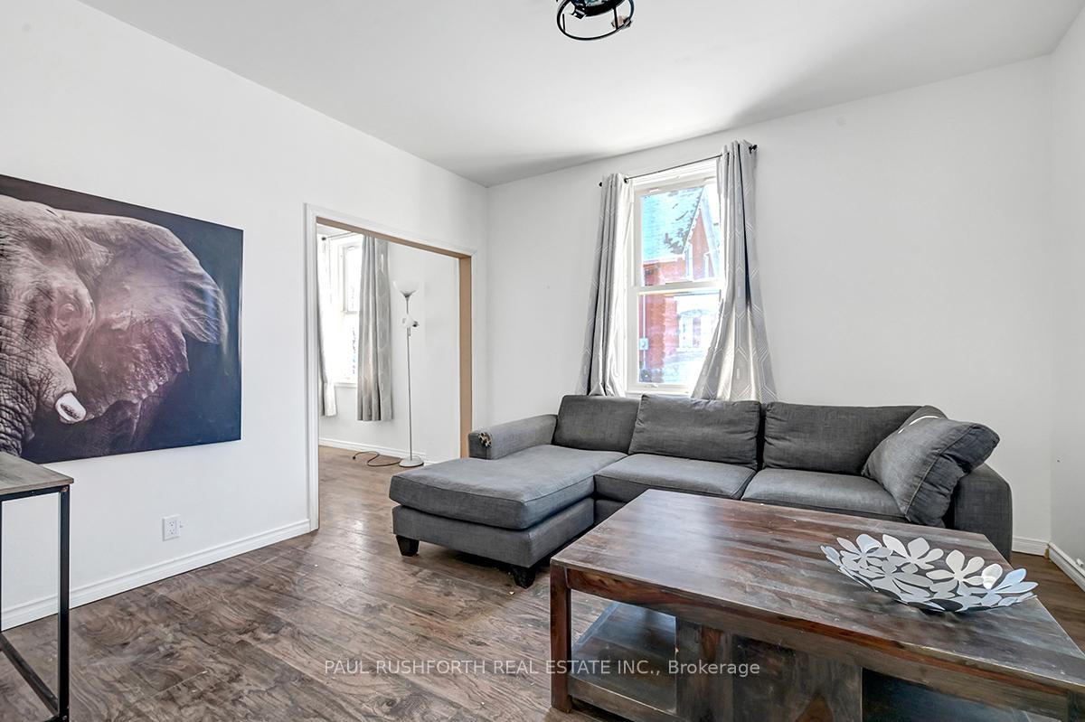 Photo 4 of 73 Renfrew Avenue E, Renfrew — HOMEH
