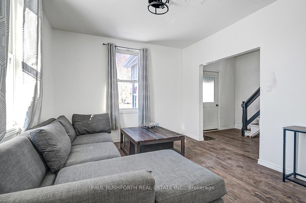Photo 5 of 73 Renfrew Avenue E, Renfrew — HOMEH