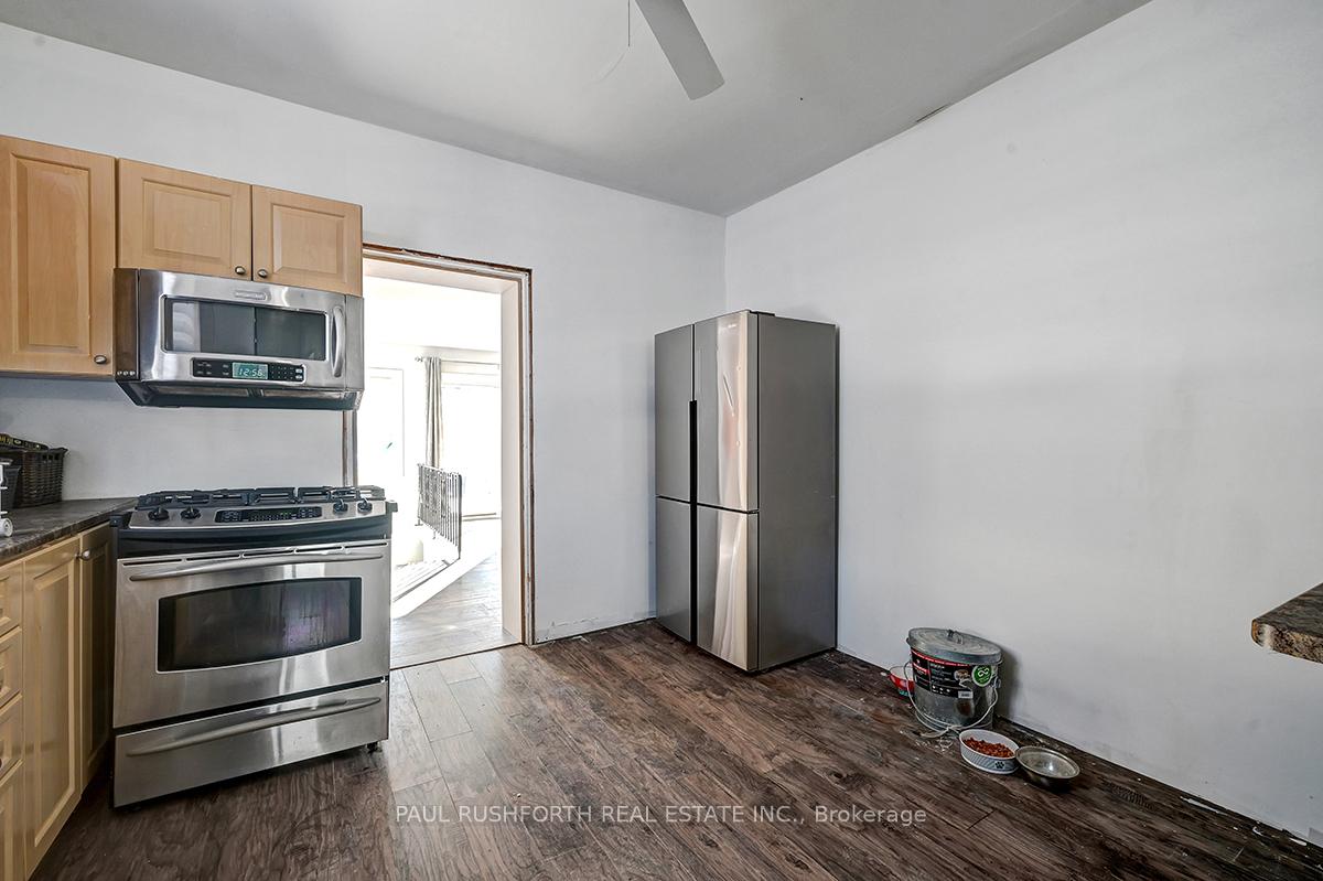 Photo 8 of 73 Renfrew Avenue E, Renfrew — HOMEH