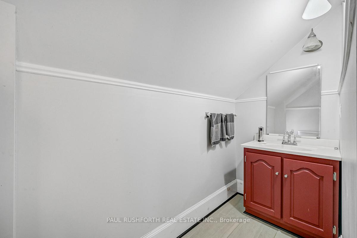 Photo 19 of 73 Renfrew Avenue E, Renfrew — HOMEH