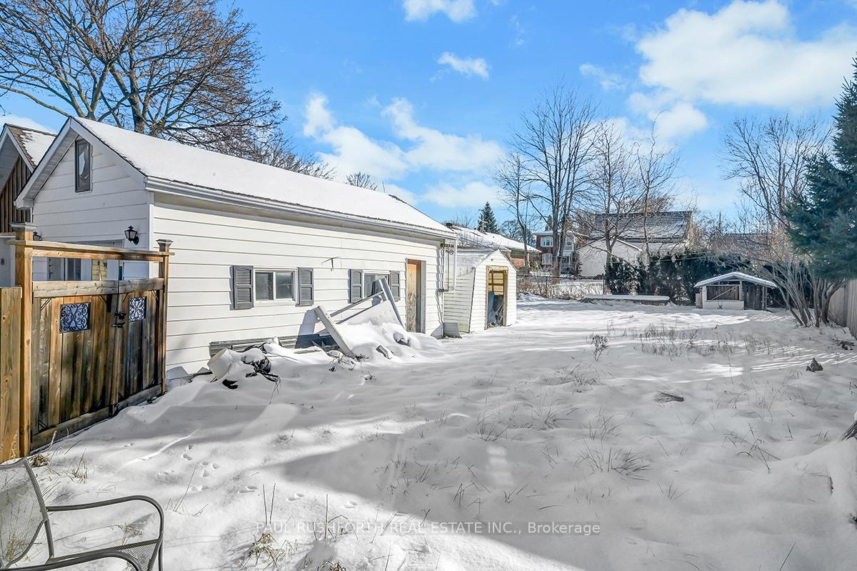 Photo 20 of 73 Renfrew Avenue E, Renfrew — HOMEH