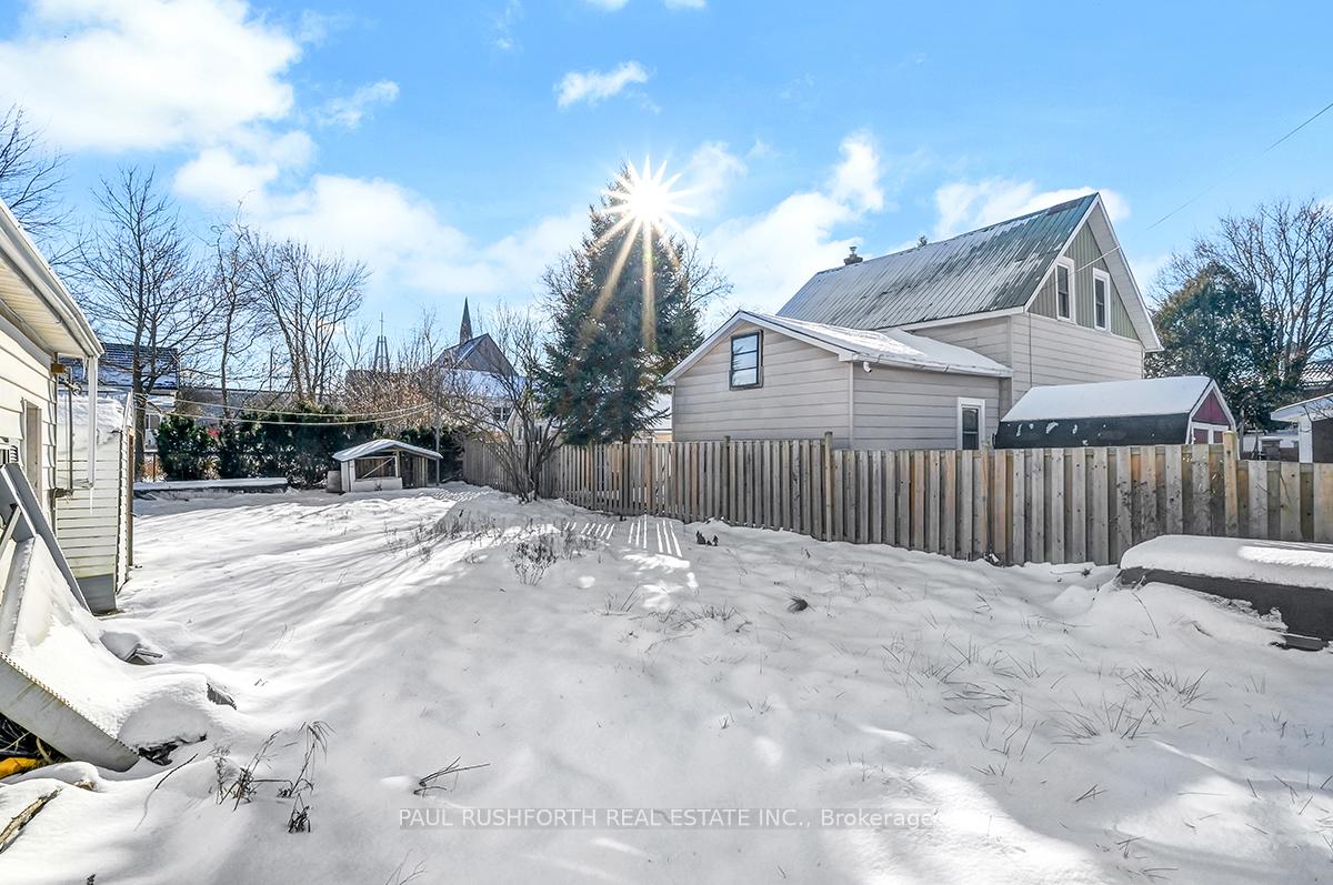 Photo 21 of 73 Renfrew Avenue E, Renfrew — HOMEH